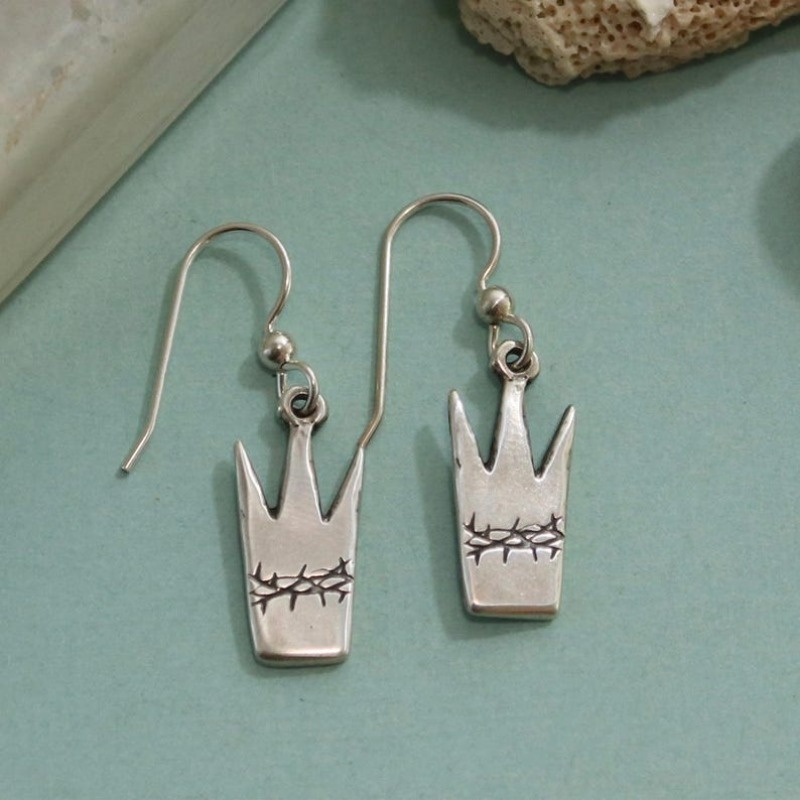 Women's Vintage Thorn Pattern Crown Pendant Earrings