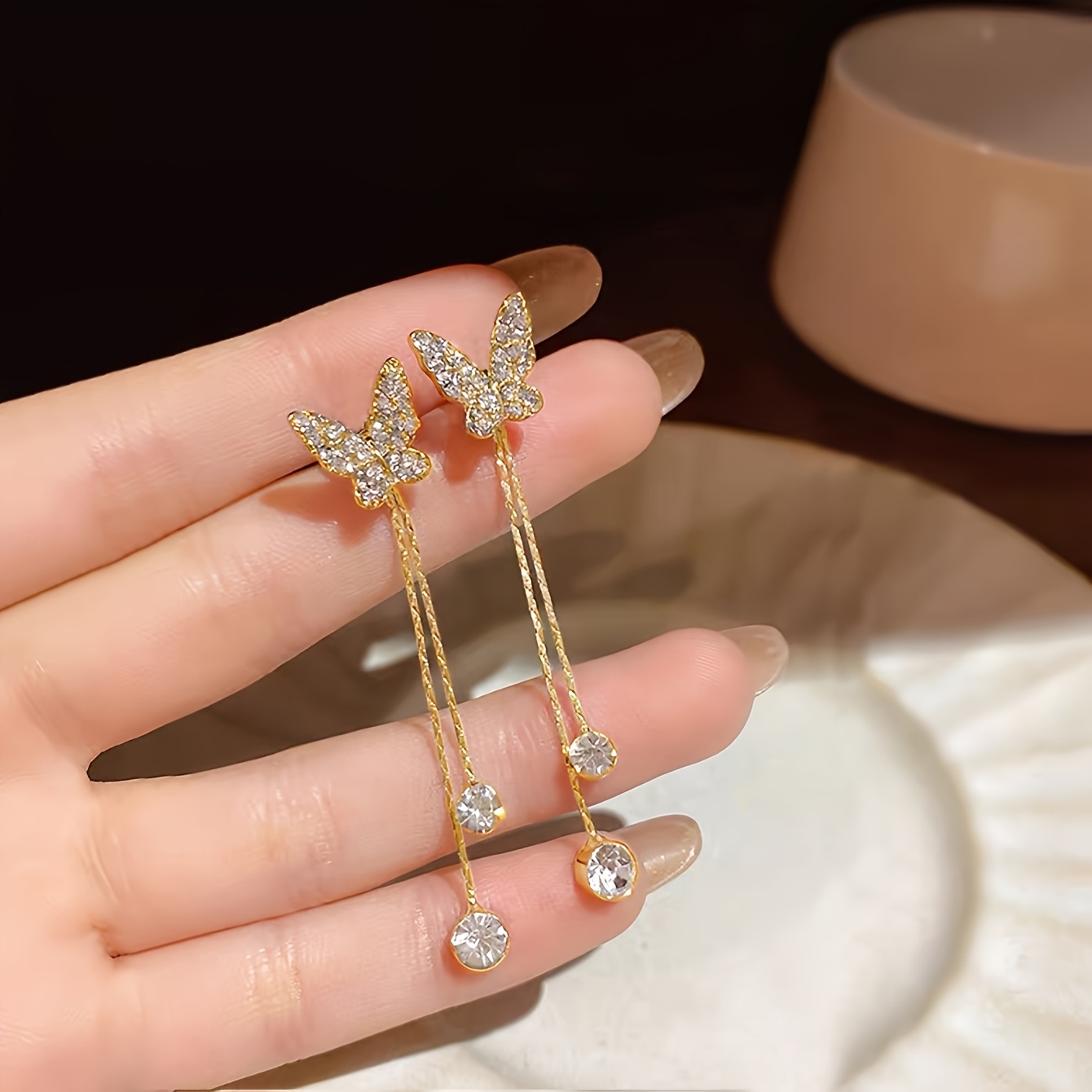 Image of 1 Pair Of Elegant Temperament, Light Luxury, And High-end Feel. Exquisite Tassel Artificial Glass Inlay In The Front And Rear Is Suitable For Women' Dates, Gatherings, And Wearing Holiday Gifts