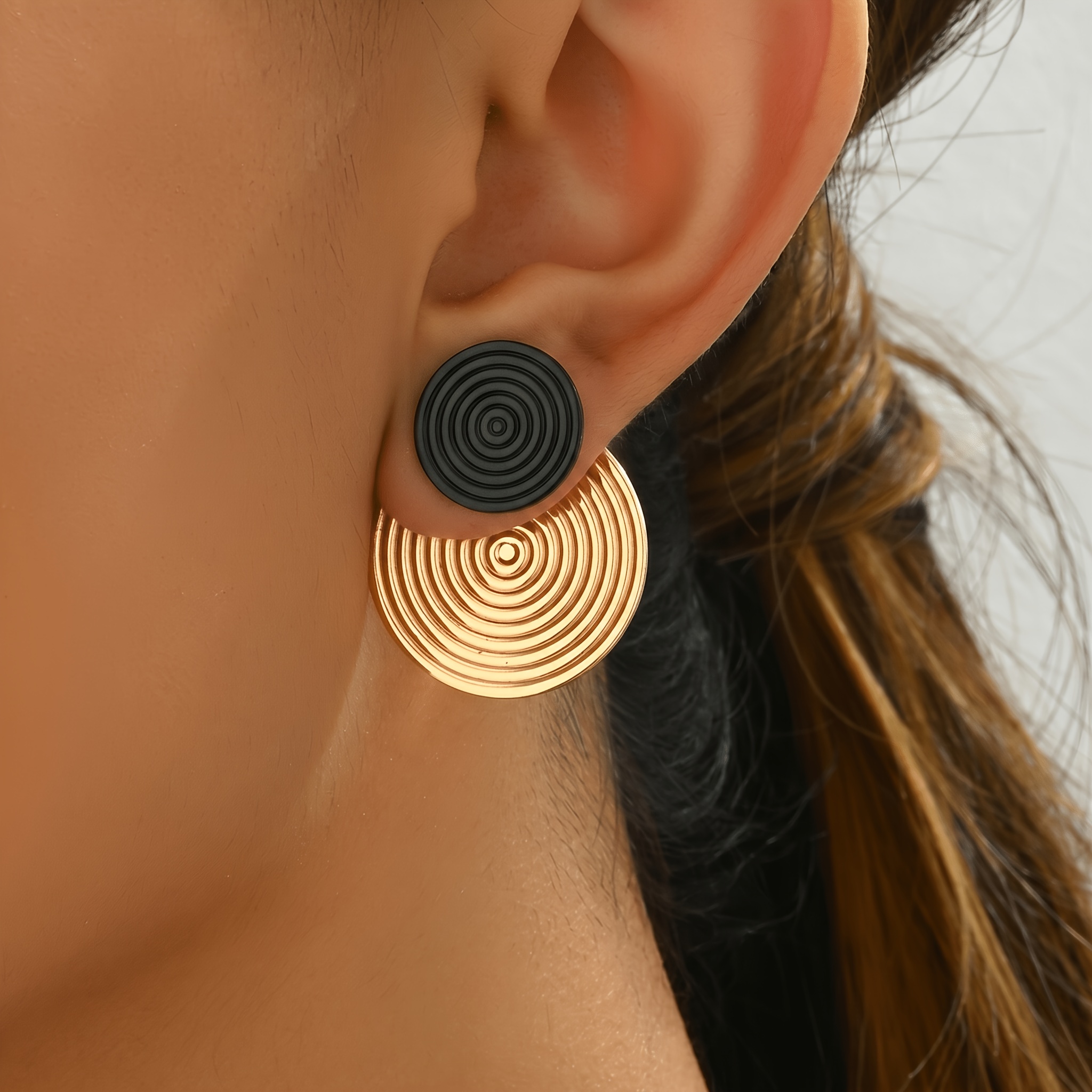 TEMU 1 Pair Lxalry Elegant Spiral Stud Earrings - Black & Golden Spliced Front/back, Minimalist Small Hoops Suitable For Daily Wear, Parties,