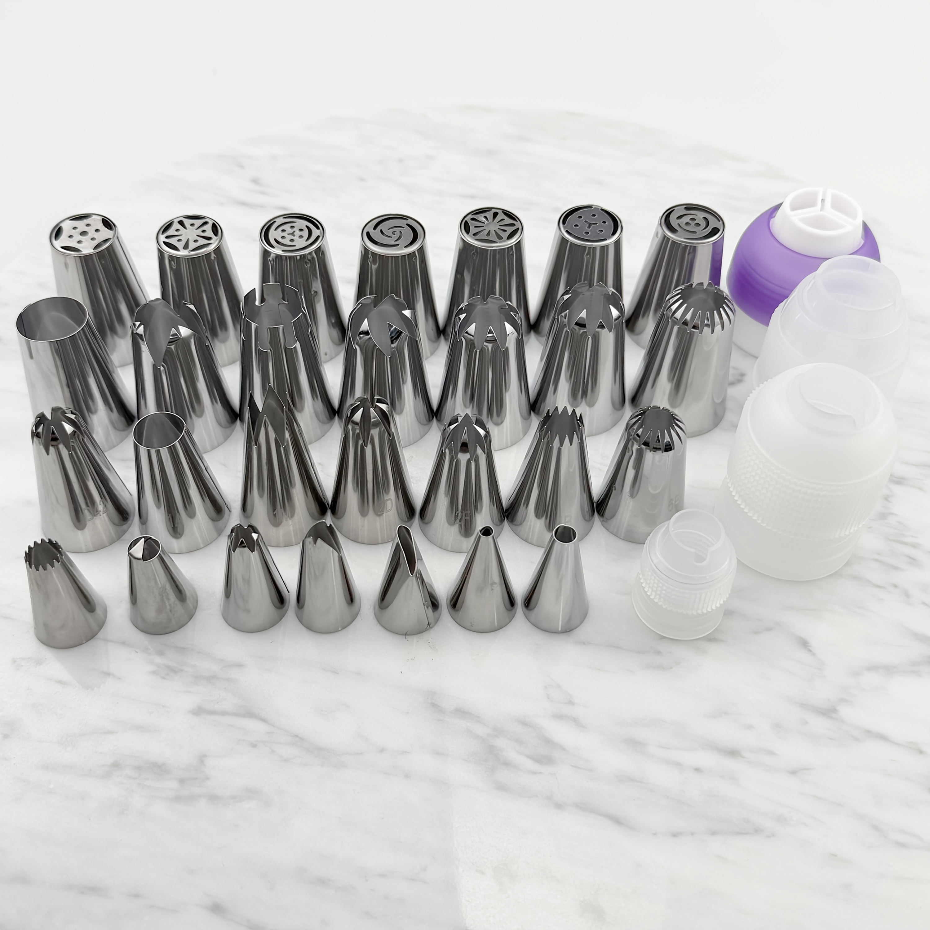 E-shop 32-teiliges Edelstahl-Tortendekorationsset mit 1,8-3 cm Durchmesser-Tüllen Adaptern für Heimbacken Tortendekoration