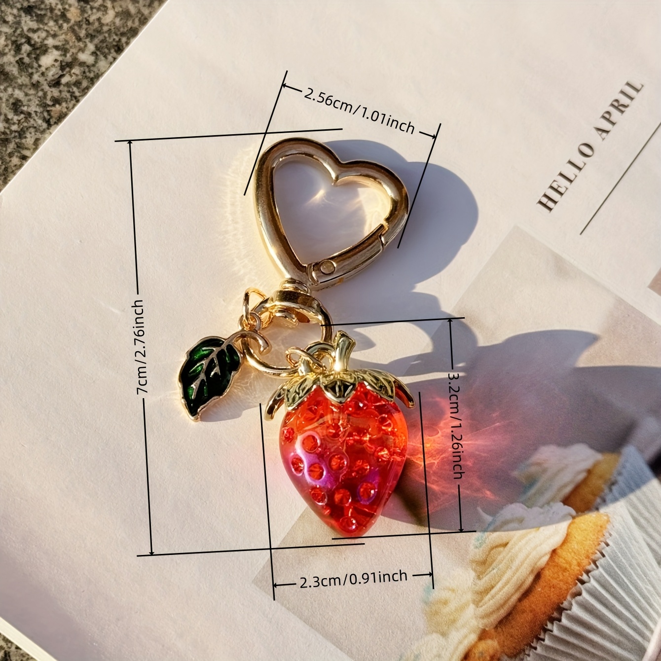 LAEKOU Lindo Llavero De Fresa Accesorios Para Mujeres, Dijes Estéticos Kawaii, Llavero Para Niñas Para Bolso De Coche, Rojo