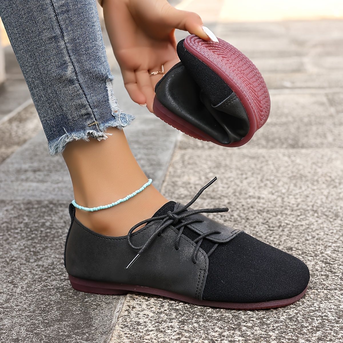 

Breathable Women's Flat Shoes - Vintage Style, Lace-up, Round Toe With Pu Cover Upper &