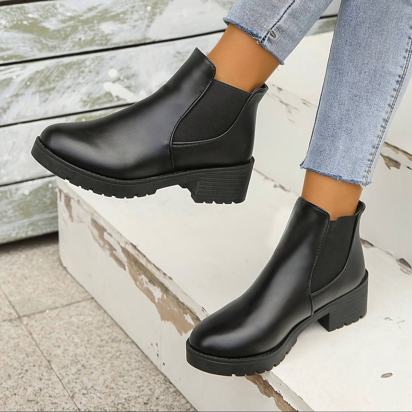 

Bottines Noires Chic pour Femmes - À Enfiler, Bout Rond avec Talon Épais, Fausse Couverture & Doublure en Tissu Confortable