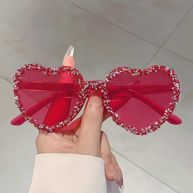 

1 pc Lunettes de Mode Monture en de Cœur avec Décor Strass - Lunettes Rouges Élégantes Cadre pour Femmes et Hommes, Parfaites pour les Bal masqués, Festivals et Occasions Tendance