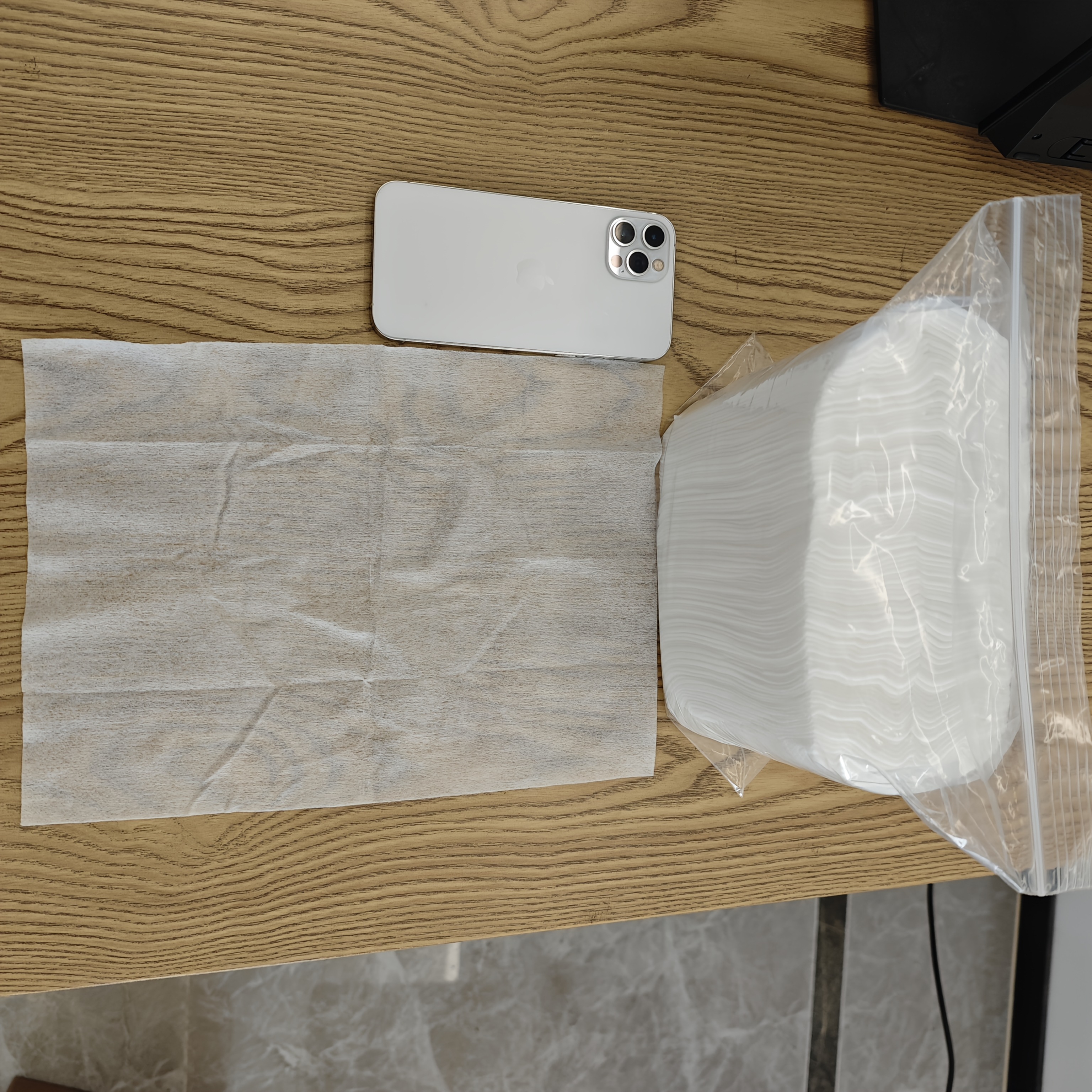 100 Disposable Dust Removal Cloths for Household Use, Electrostatic Mop for Cleaning Floor Tiles And Surfaces