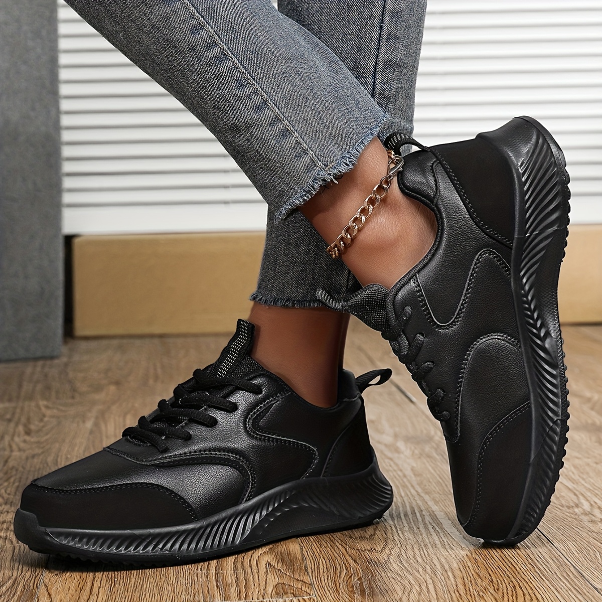 Work Women's Black Sneakers Rogue • Premium Non Slip Safety