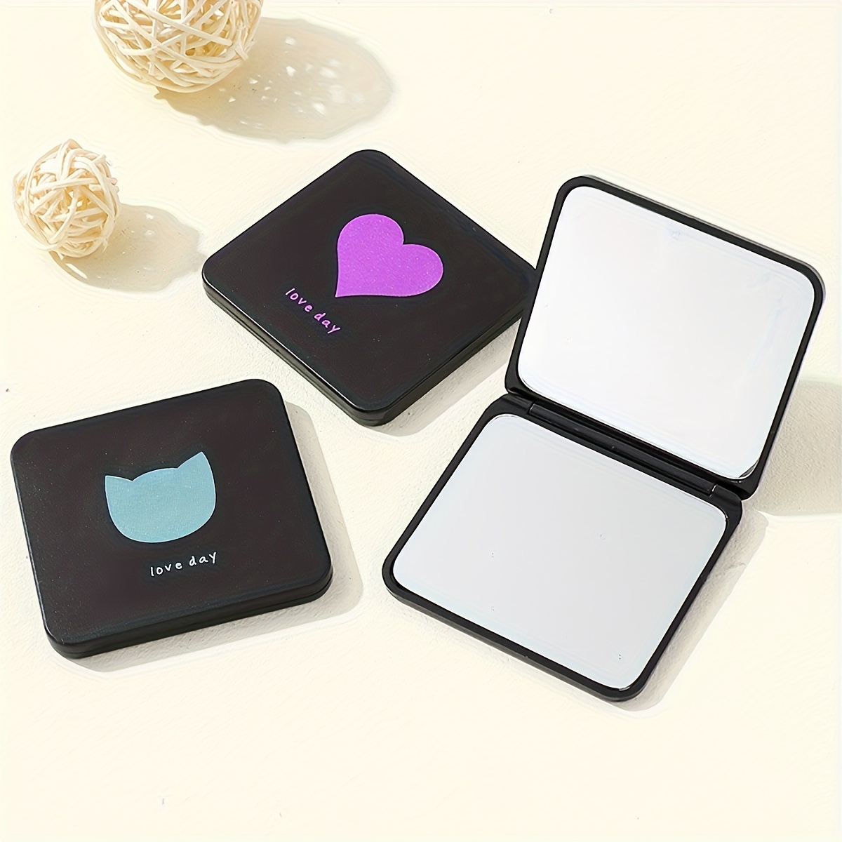 

1pc Chic Compact Double-sided Folding Makeup Mirror - Portable, Polished Plastic & Cat Designs, No Battery Needed - Touch-ups, Compact Mirror For Purse