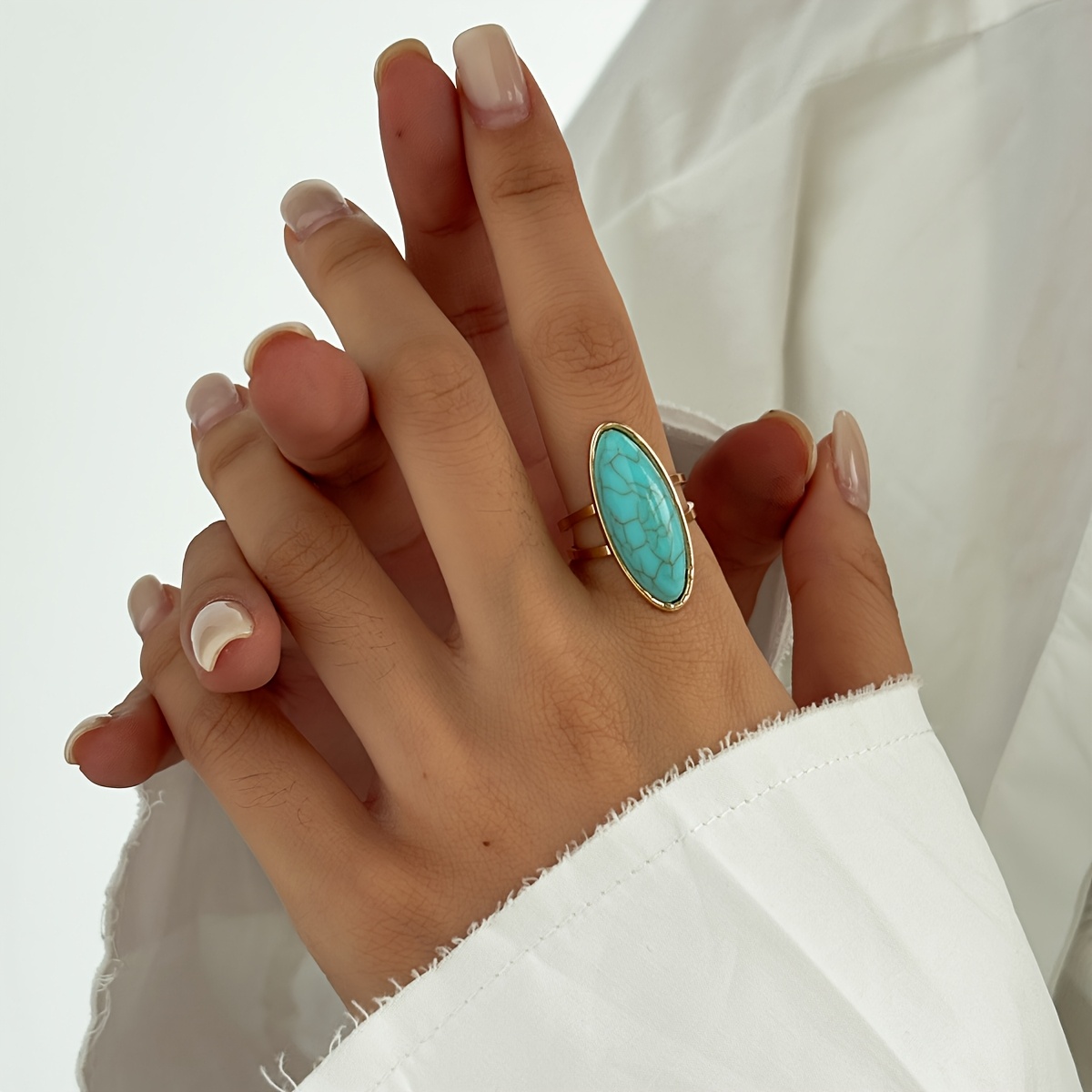 A European And -inspired, High-end Vintage Ring, Versatile