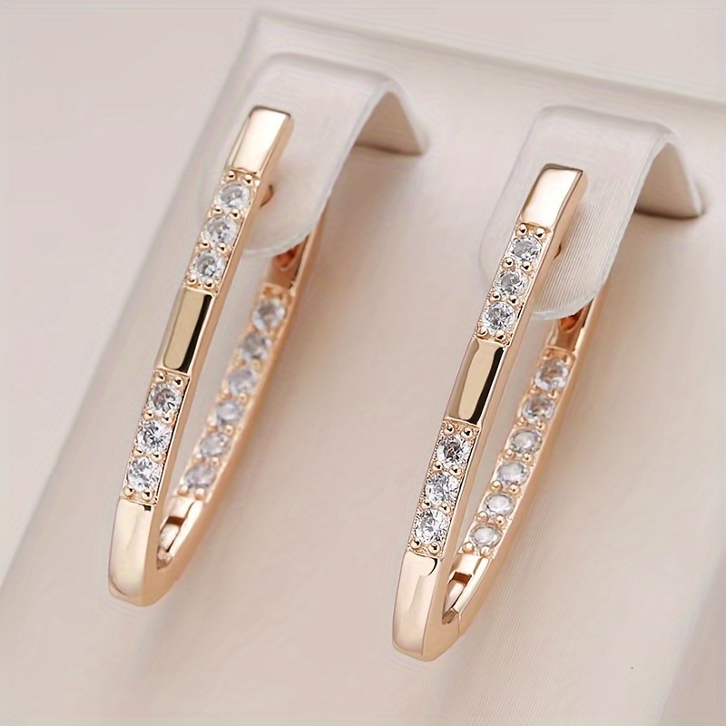 Image of 1 Pair White Stone Drop Earrings For Women Fashion Female Golden Color Wedding Jewelry For Pretend Play, Perfect For Winter, New Year