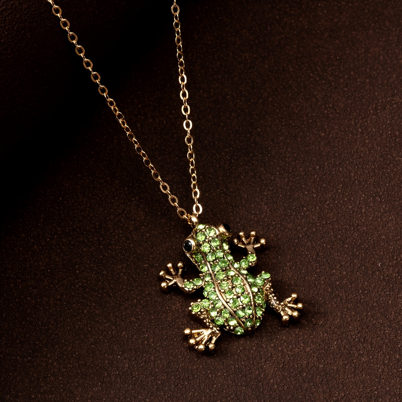 Image of New High-end Versatile Frog Pendant Necklace, Suitable For Daily Casual Commuting, Neat And , Pendant Necklace With Design And Fashion Sense, A Necklace Suitable For Long- Wear