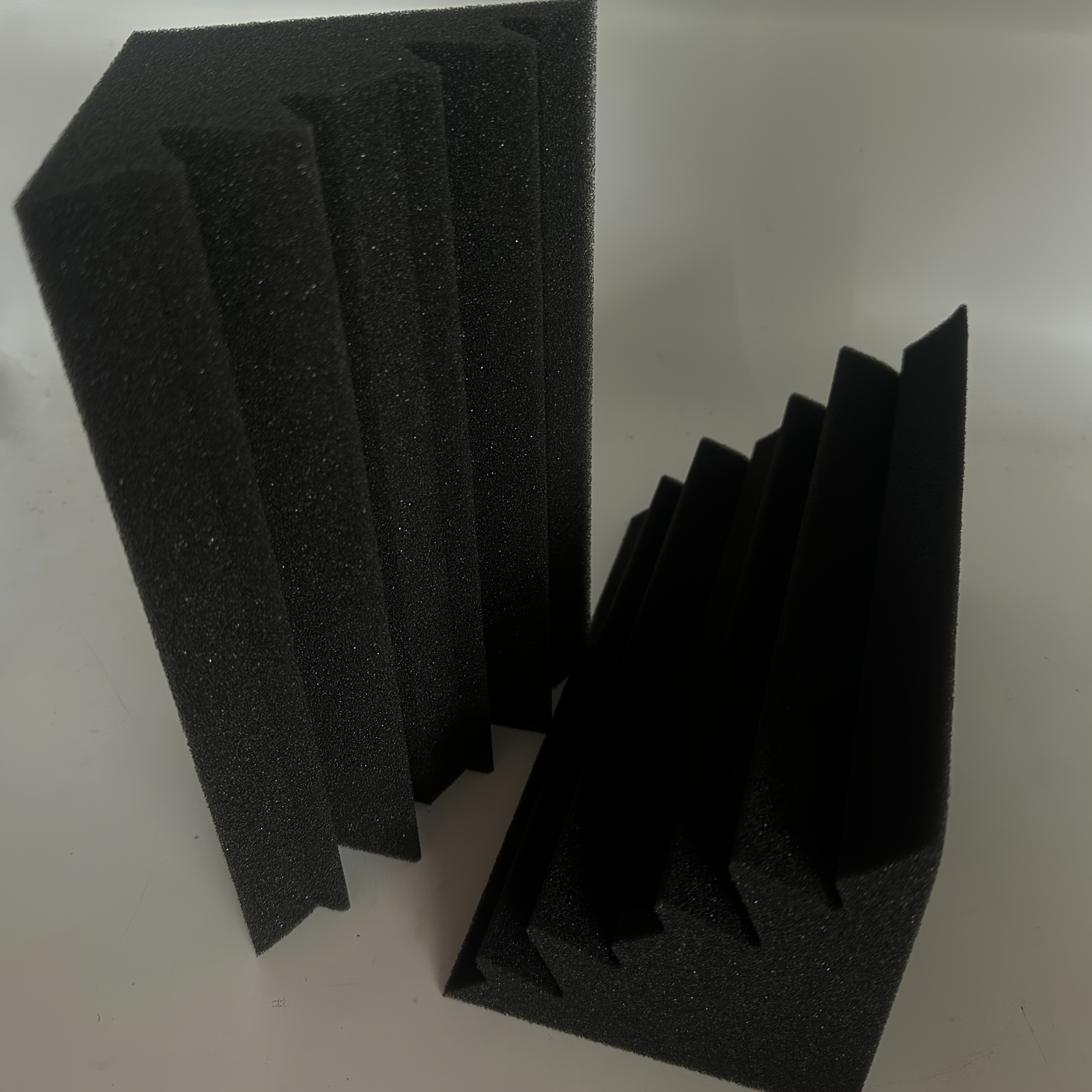Temu 8Pcs 4.6 X 4..4 Inch (Approximately 11.7 X 11.7 .9 Cm) Soundproofing Foam Black Low-Frequency Trap, Suitable For Corner, Capture Studio Foam,-image