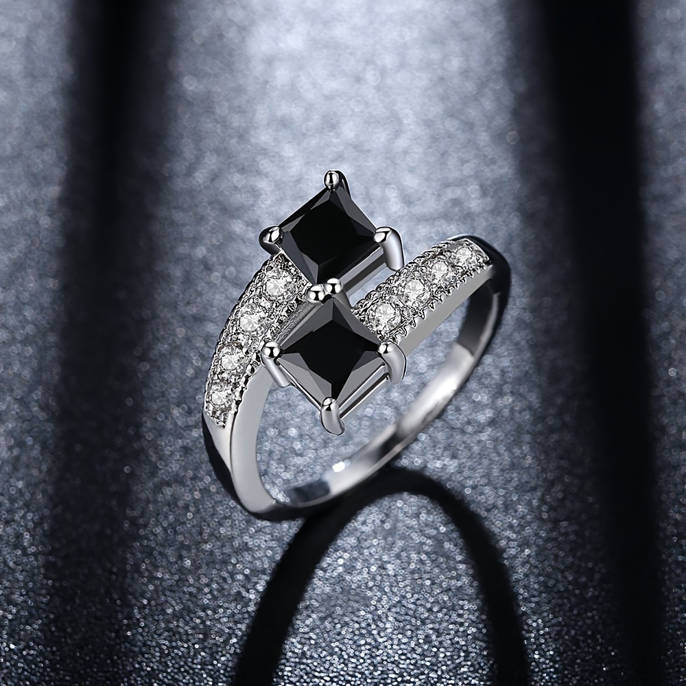 

1pc Black Square Zircon Ring With Diamond Inlay, Geometric Cross Ring, Temperament, Niche Fashion Accessory