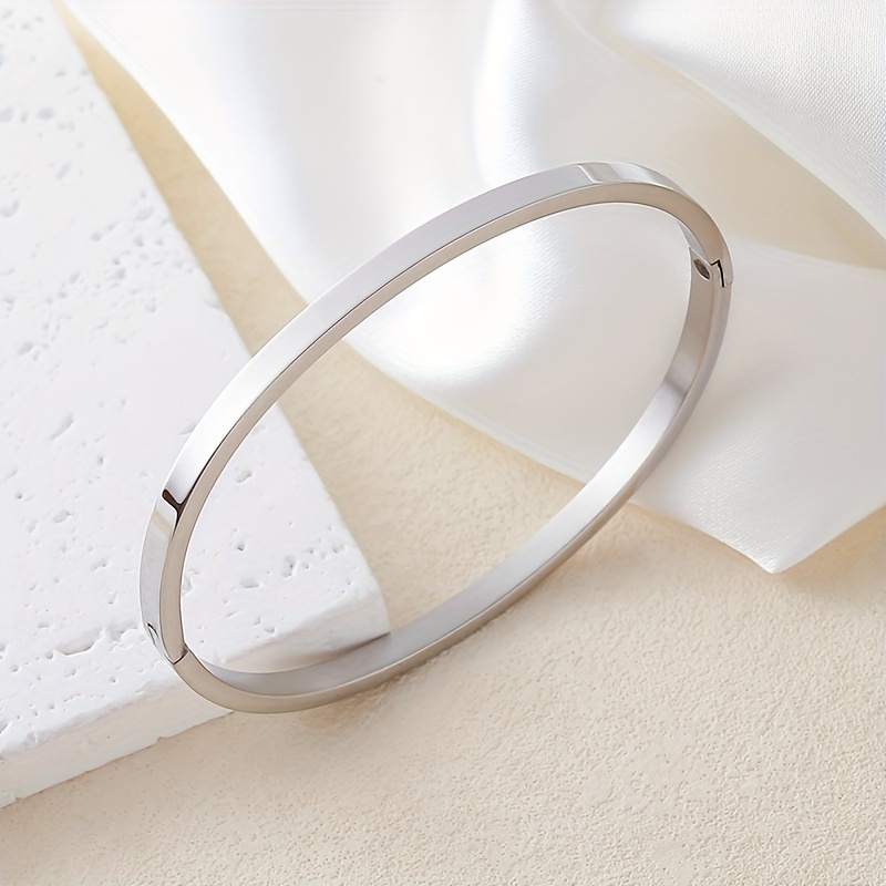 Women's Minimalist Glossy 18Kgf Bangle