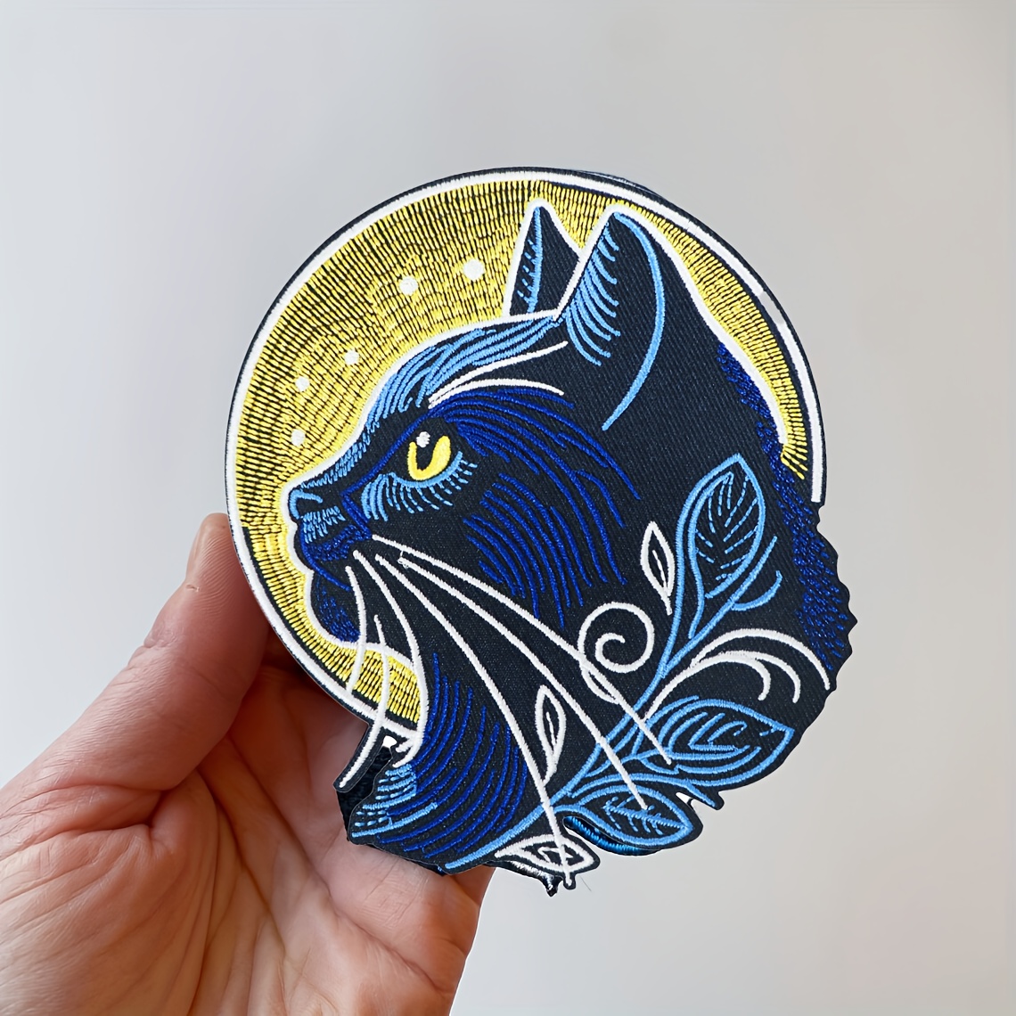 TEMU 2d Flat 1pc Moon Cat Iron-on Embroidery Patch Embroidery Sewn On For Clothing, Bags, Hats, Diy Handicrafts, Clothing, Novelty Badges, Creative And Unique Shapes, 2d Flat