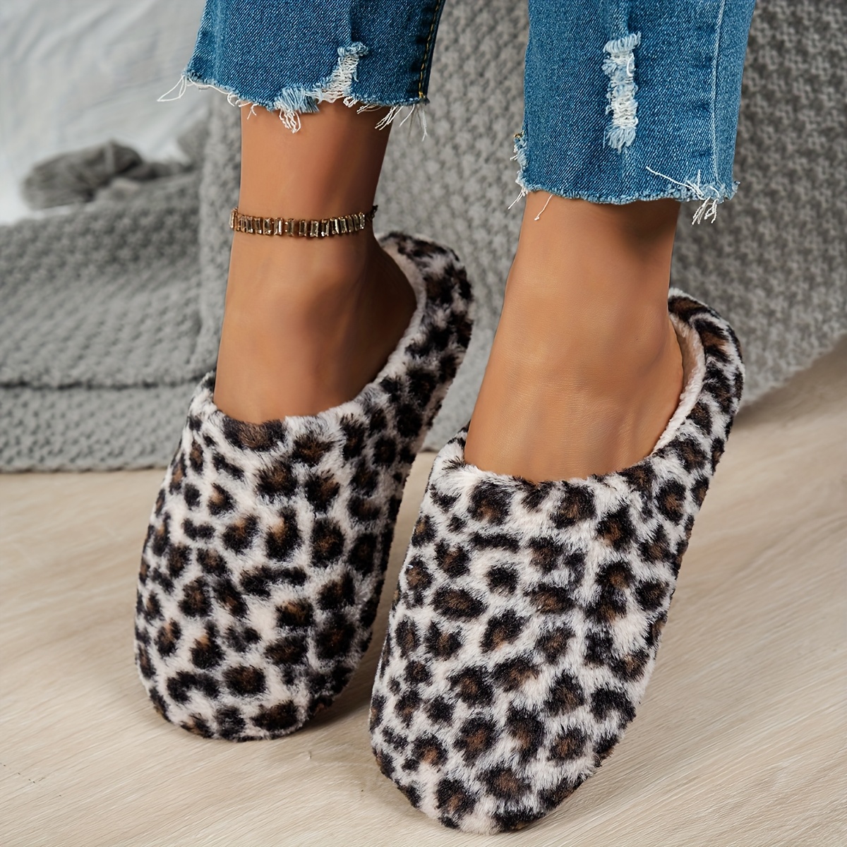 Fashionable New Fluffy Indoor Slippers, Comfortable Silent Slip-on Couple Slippers