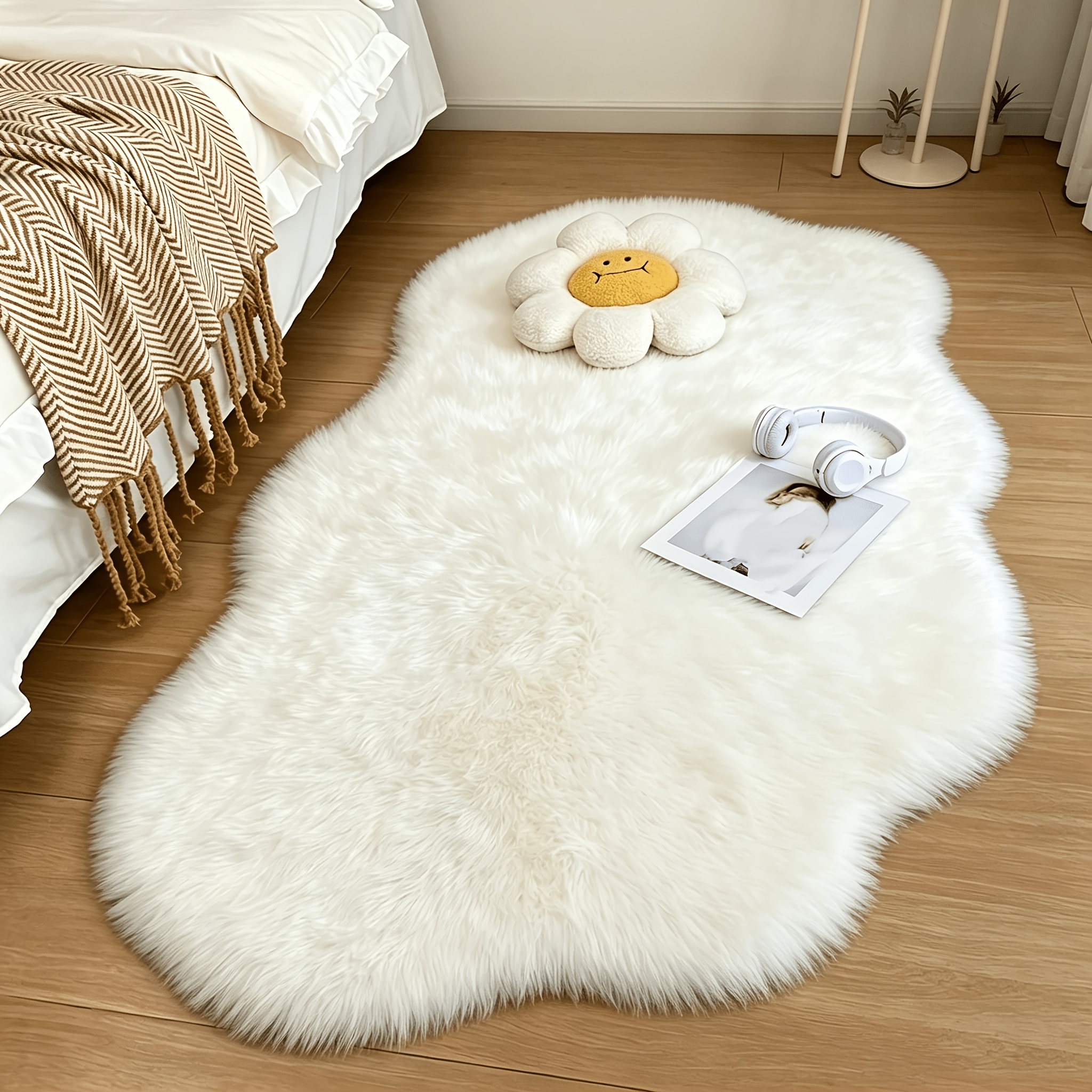 TEMU Tapis de sol uni en peluche de irrégulière, tapis décoratif duveteux et doux de style crème , pour les salons, chambres, canapés, etc., lavable