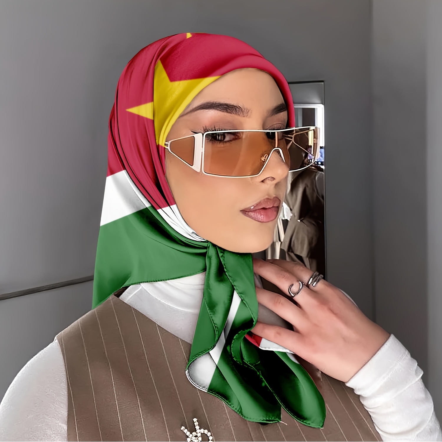 TEMU Outdoor Multifunctionele Hoofdband Sjaal, Suriname Gedrukte Vierkante Sjaal, Casual Outdoor Hoofddoek, Lichtgewicht En Ademende Zonnesjaal,