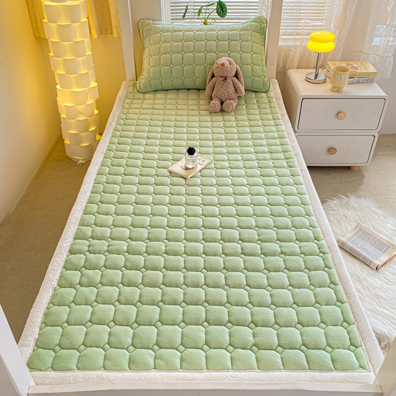 TEMU 1 pièce Protège-matelas Lait Super et Confortable, Sur-matelas Fin, Sur-matelas Matelassé en Tissu Flanelle Velours Cristal Fibre Y de Haute