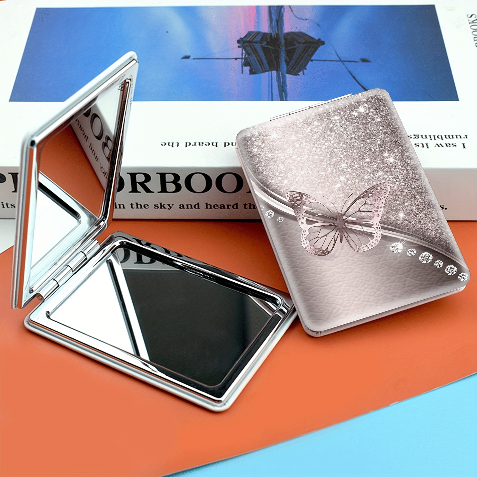 E-shop 1 Tragbarer Schminkspiegel – Doppelseitig, faltbar, Handspiegel-Design, silbriger Schmetterlingstanz, ein perfektes Geschenk für Frauen,