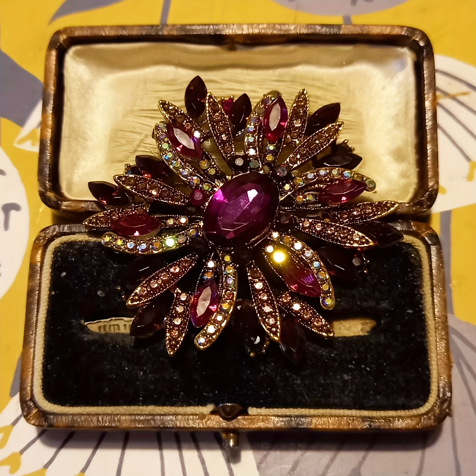 TEMU Broche de Flor Grande y Estilo Vintage de ESSHPULE con Metálicos y Piedras Preciosas, para Uso Diario y Ocasiones Especiales