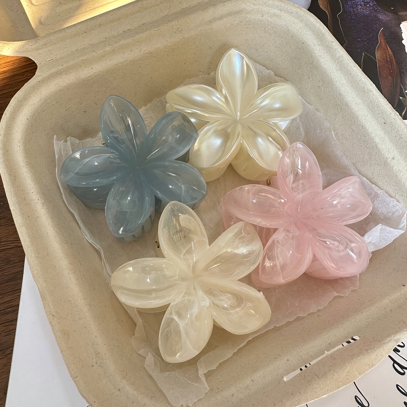 TEMU 4pcs/Set Pince à Cheveux 6Cm Y2K Femme Acrylique Dégradé Petite Fleur Élégante Arrière de Demi Chignon Chignon Décor Accessoire Cheveux Mode