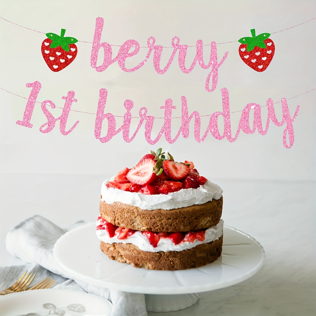 

1set, Berry 1ts Birthday Glitter Strawberry Banner, Strawberry Baby Baptism, Birthday Decoration 1 Year Old Baby Wash Party Decoration Banner, Birthday Party Decor Supplies Home Decor Supplies