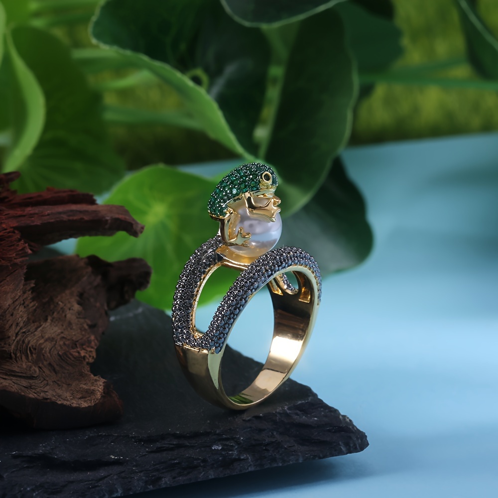 Fashionable Golden Frog Ring, Imitation Pearl Design