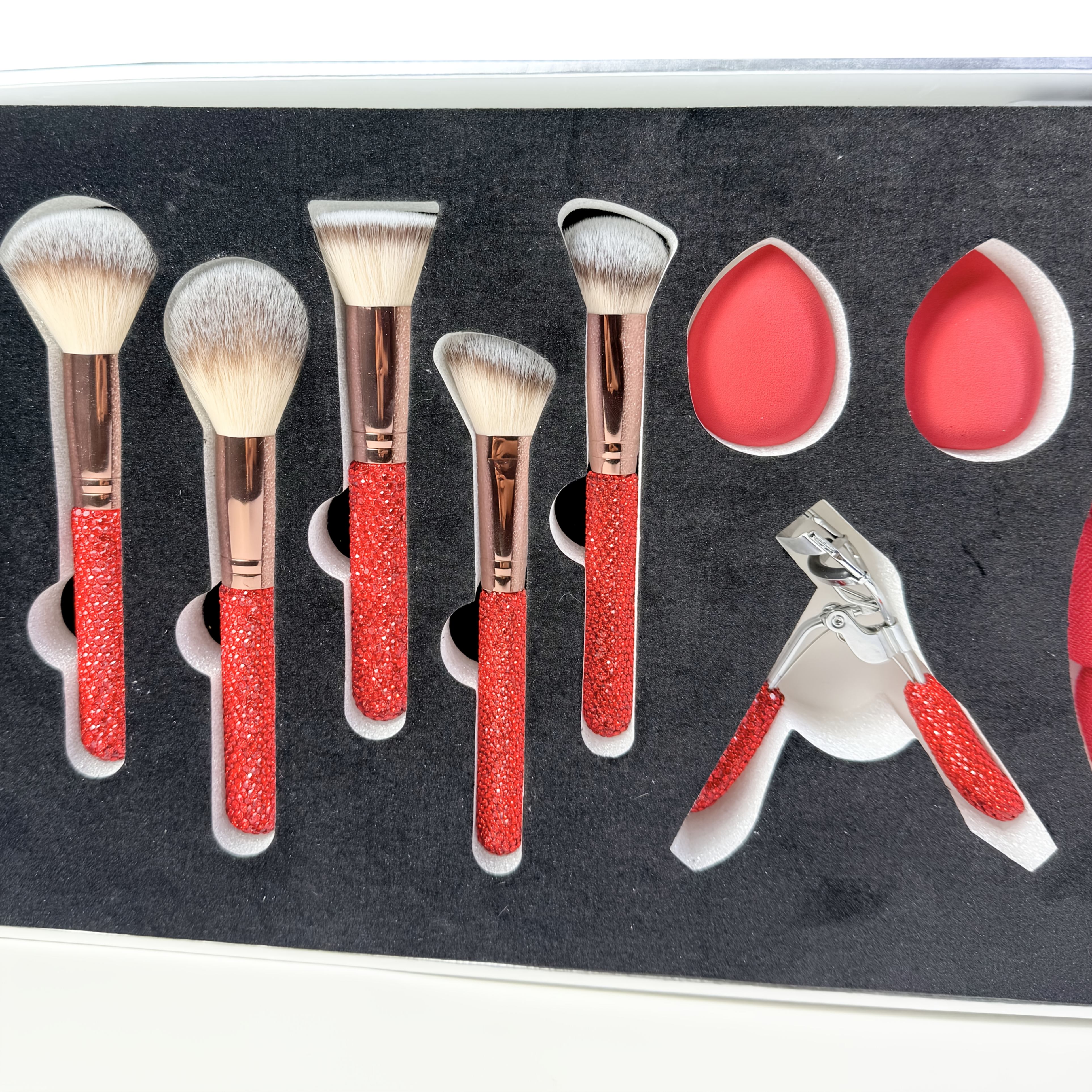 conjunto de maquilhagem   com 23 peças de diamante, incluindo 18 peças de pincéis de maquilhagem incrustados com diamantes, balde de armazenamento de diamantes, faixa de cabelo,   de delineador,   de pó,   de blush,   de corretor,   de  ,   de mistura de nariz,   de base,   de  ,   de lábios,   de sobrancelha,   de highlighter, adequado para presente ou uso pessoal, ferramentas de maquilhagem de diamante. detalhes 8