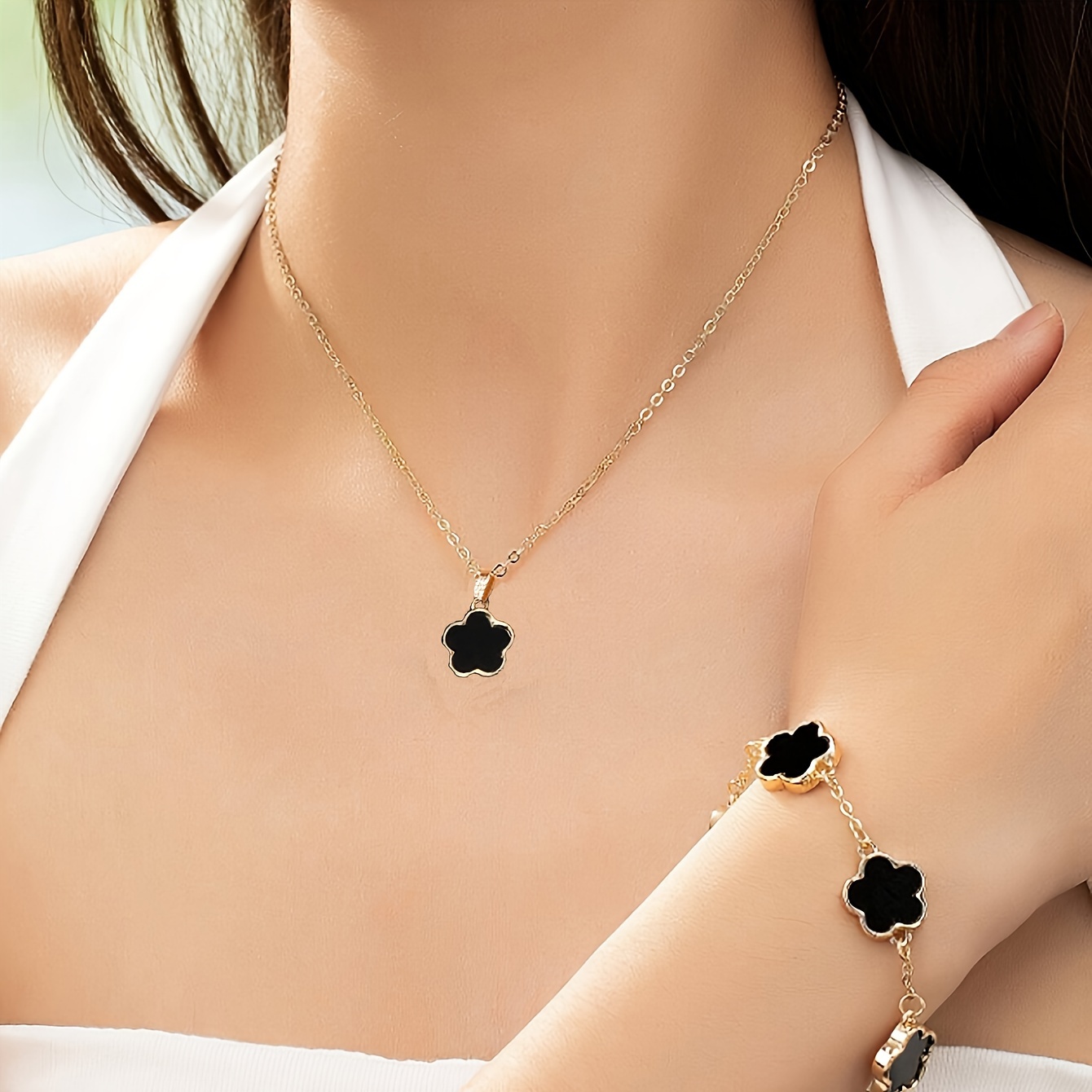 

Elegant Clover Pendant Necklace And Bracelet Jewelry Set, 1pc Each, Vintage Style, Vacation Look, High-end Quality, Golden Chain, Ideal For Gift And Personal Accessory