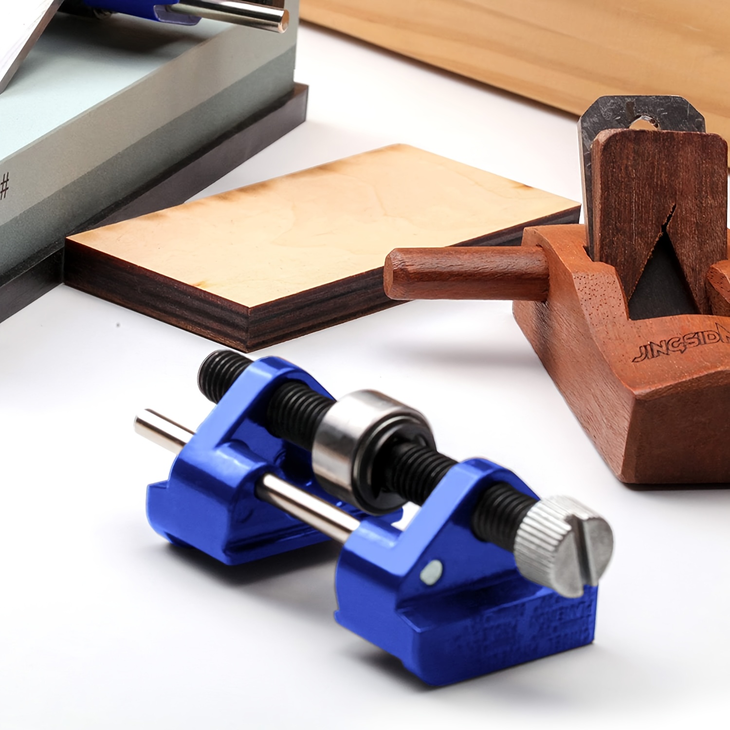 Honing Guide For Chisels & Planes – Woodworking Sharpening Jig For Blades 1-3/8 To 3-1/8 Inches Wide (Blue, Aluminum Alloy)