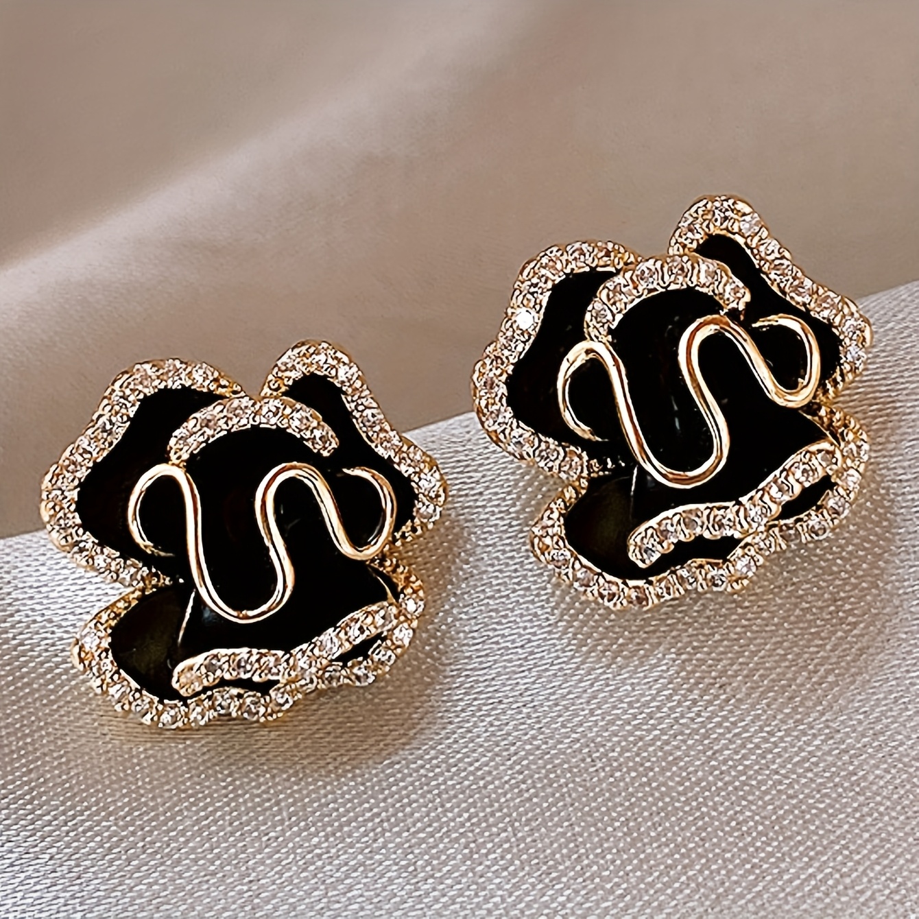 E-shop Ein Paar elegante süße Valentinstag-Ohrstecker in Rosenform mit Strass-Einlagen für Damen, geeignet für Feiertage, Geburtstage, Dates,