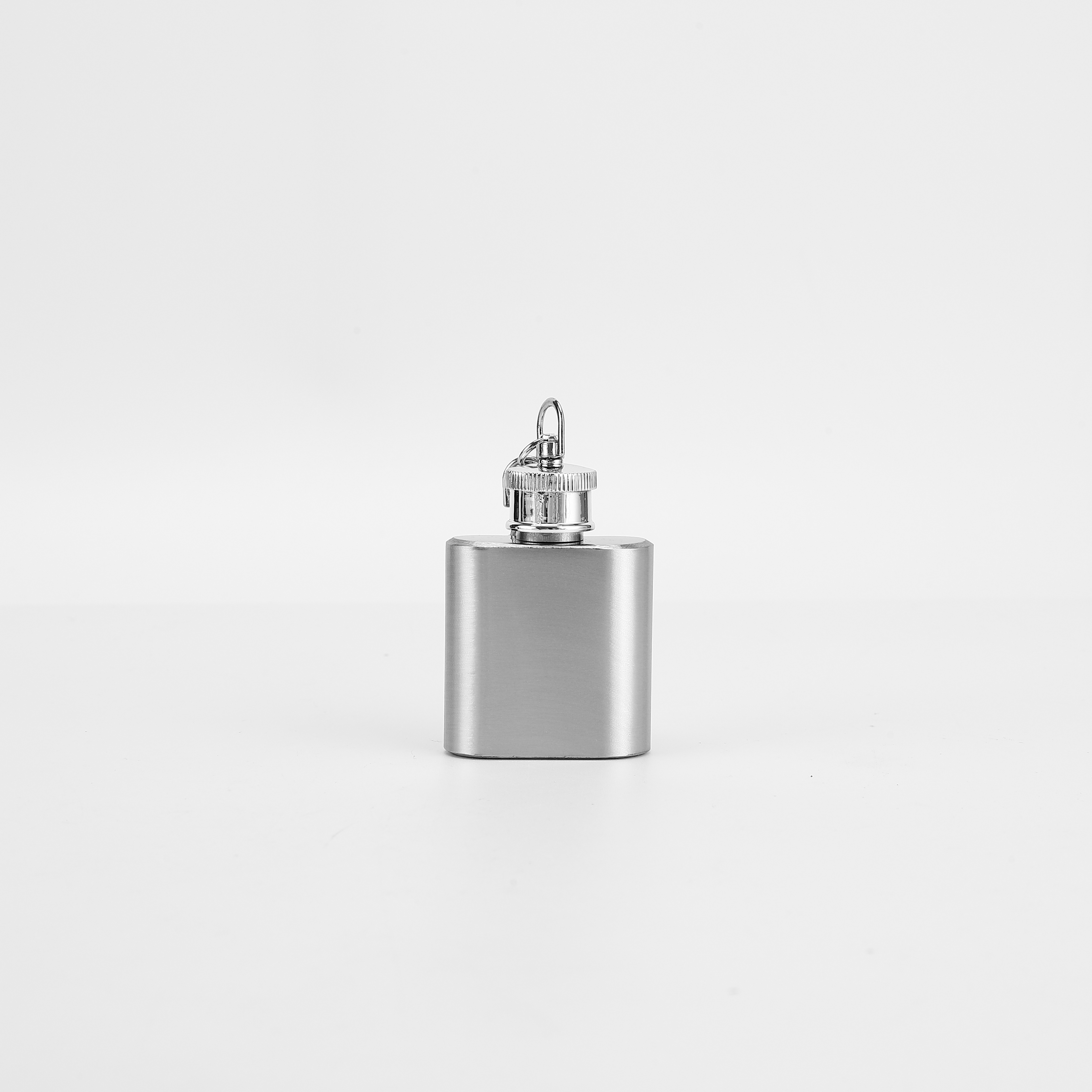 E-shop 1 Stück 1-2oz Edelstahl Tragbare Mini-Flasche für Outdoor und Zuhause, Camping Weinflasche