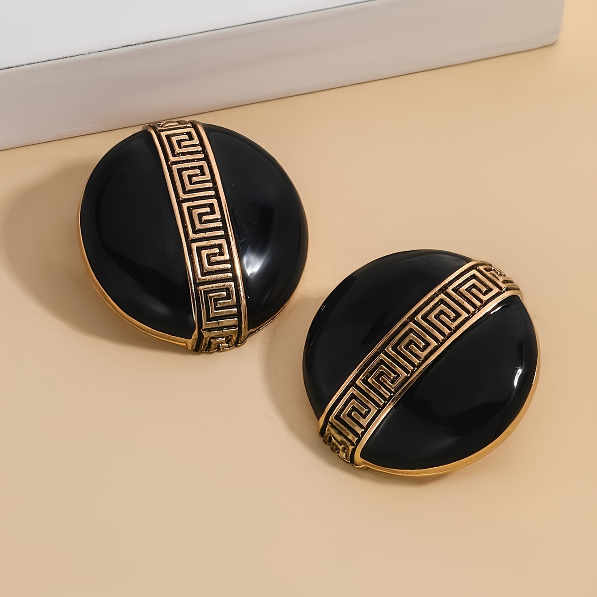 Women's Vintage Geometric Round Earrings