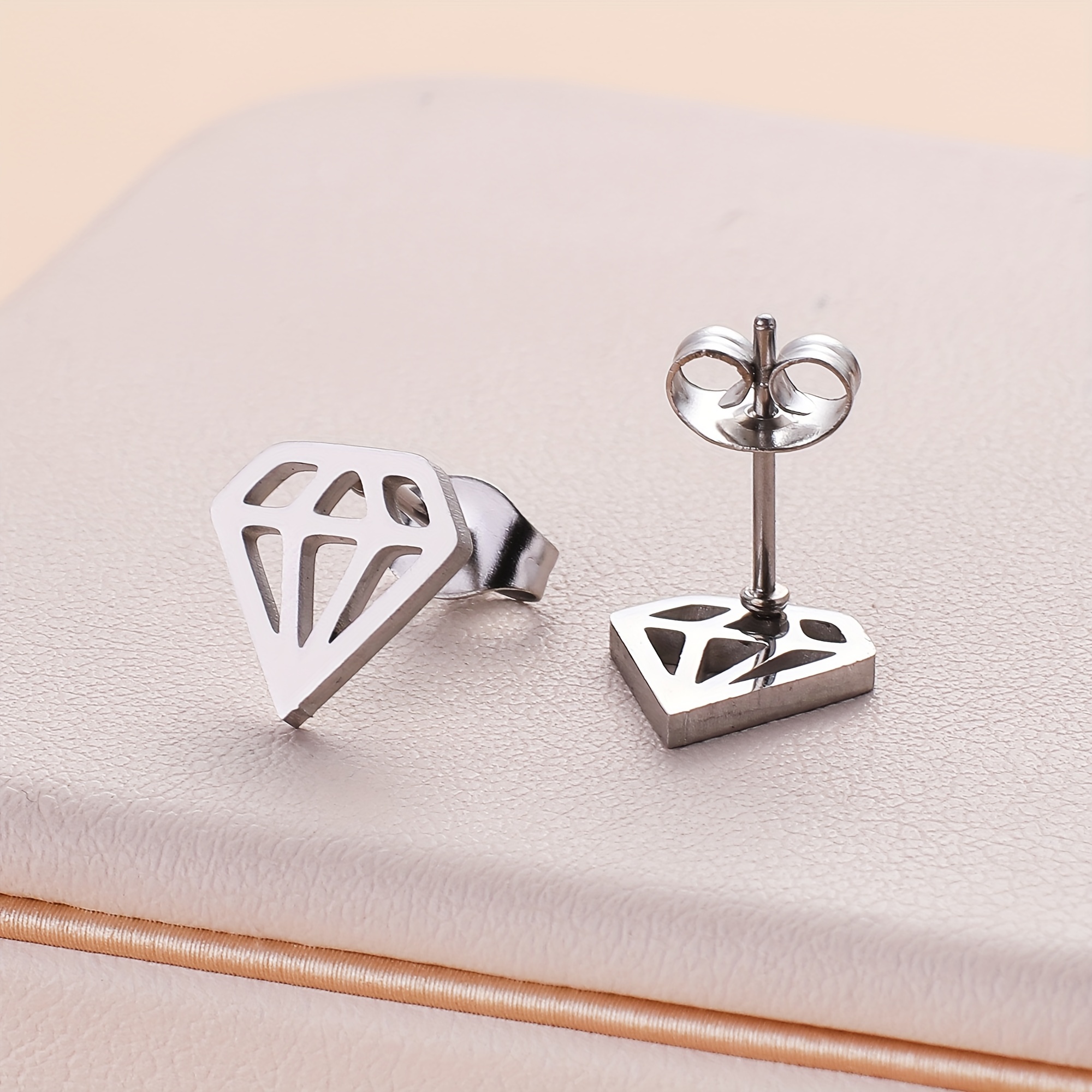 Hollow -shaped Women's Ear Studs