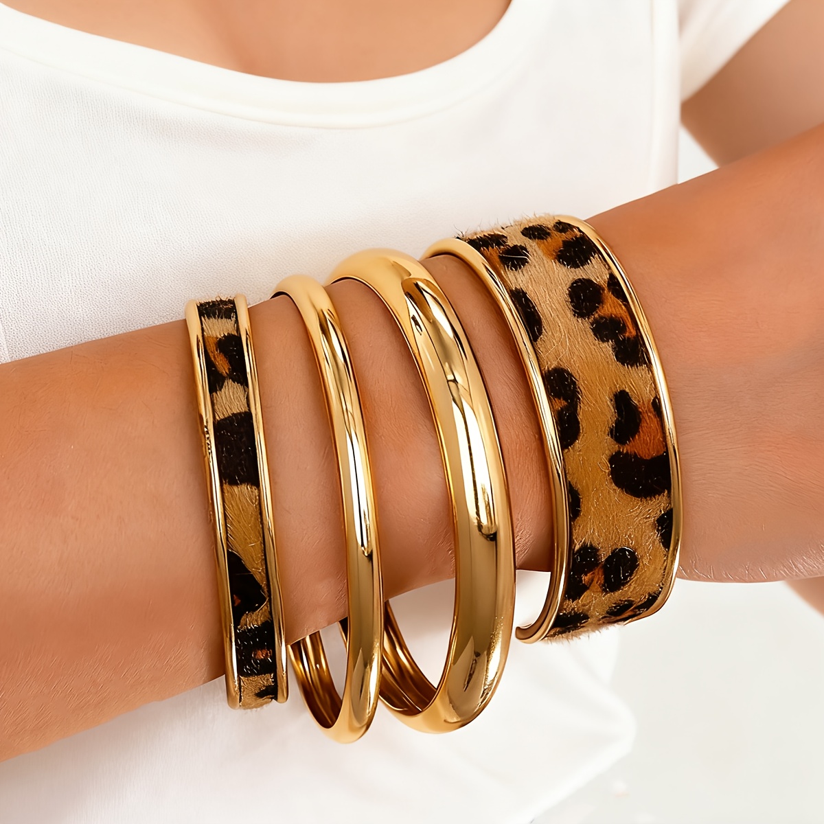 TEMU Ensemble de 4 bracelets individuels créatifs à imprimé léopard brillant et empilables pour femmes, parfaits pour un look streetwear décontracté