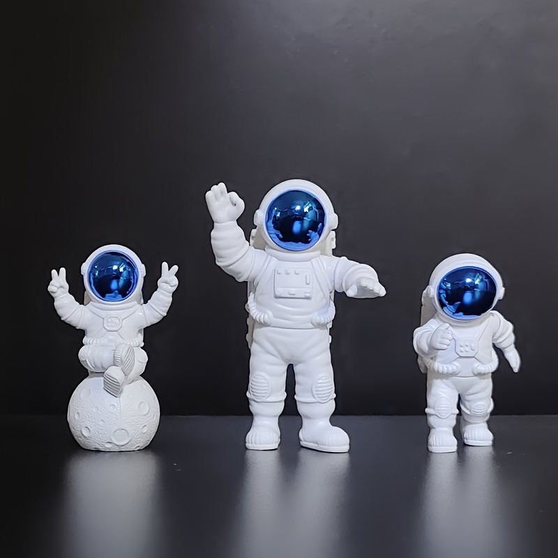 

3pcs Creative Resin Astronaut Ornament, Figure Statue Spaceman Desktop Decor, For Home Room Living Room Office Decor, Mother's Day New Year Easter Gift