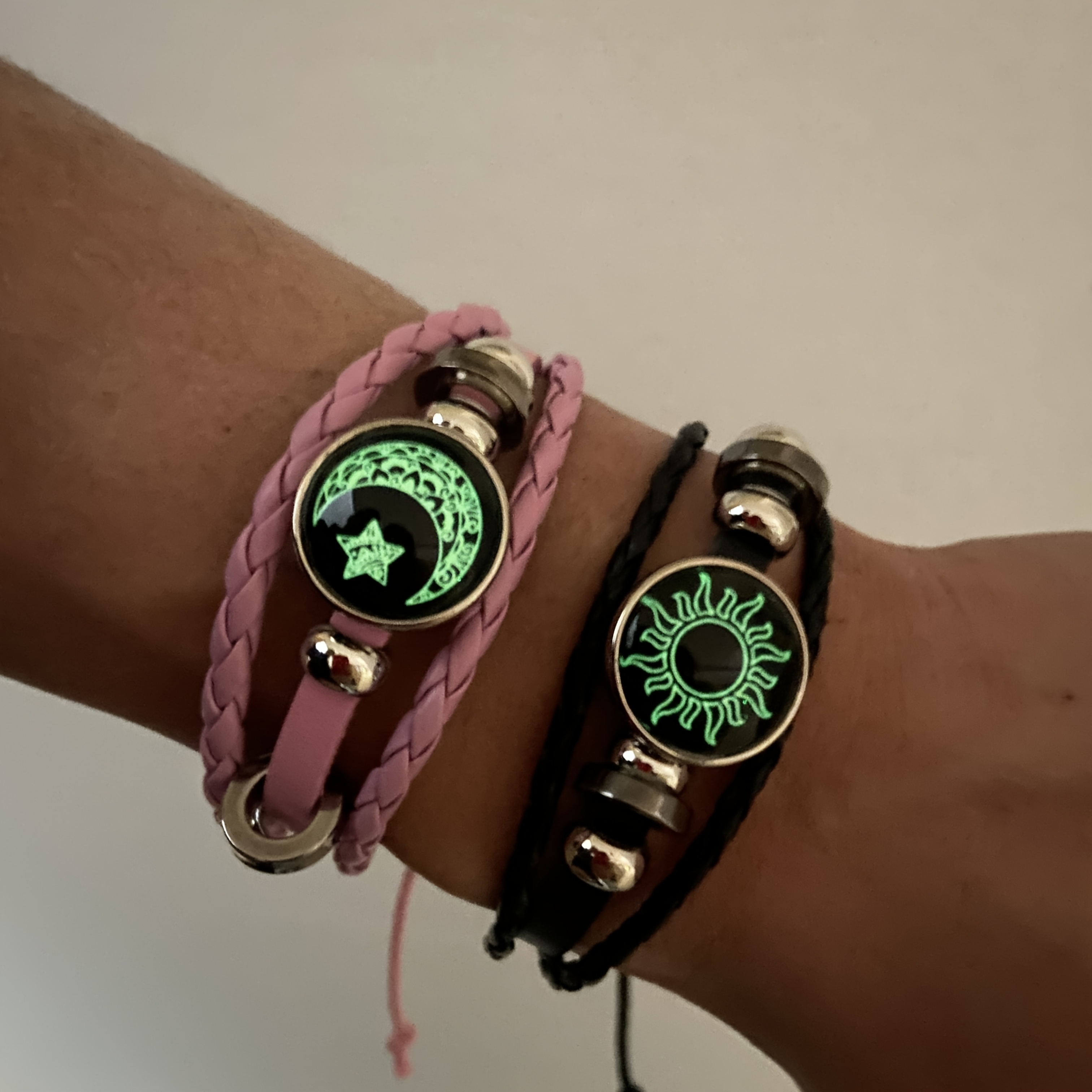 E-shop 2er-Set Leuchtende, Handgefertigte, Gewebte Armbänder für Paare mit Sonne, Mond und Sternen, Kombination aus Guten Freunden, Leuchtende