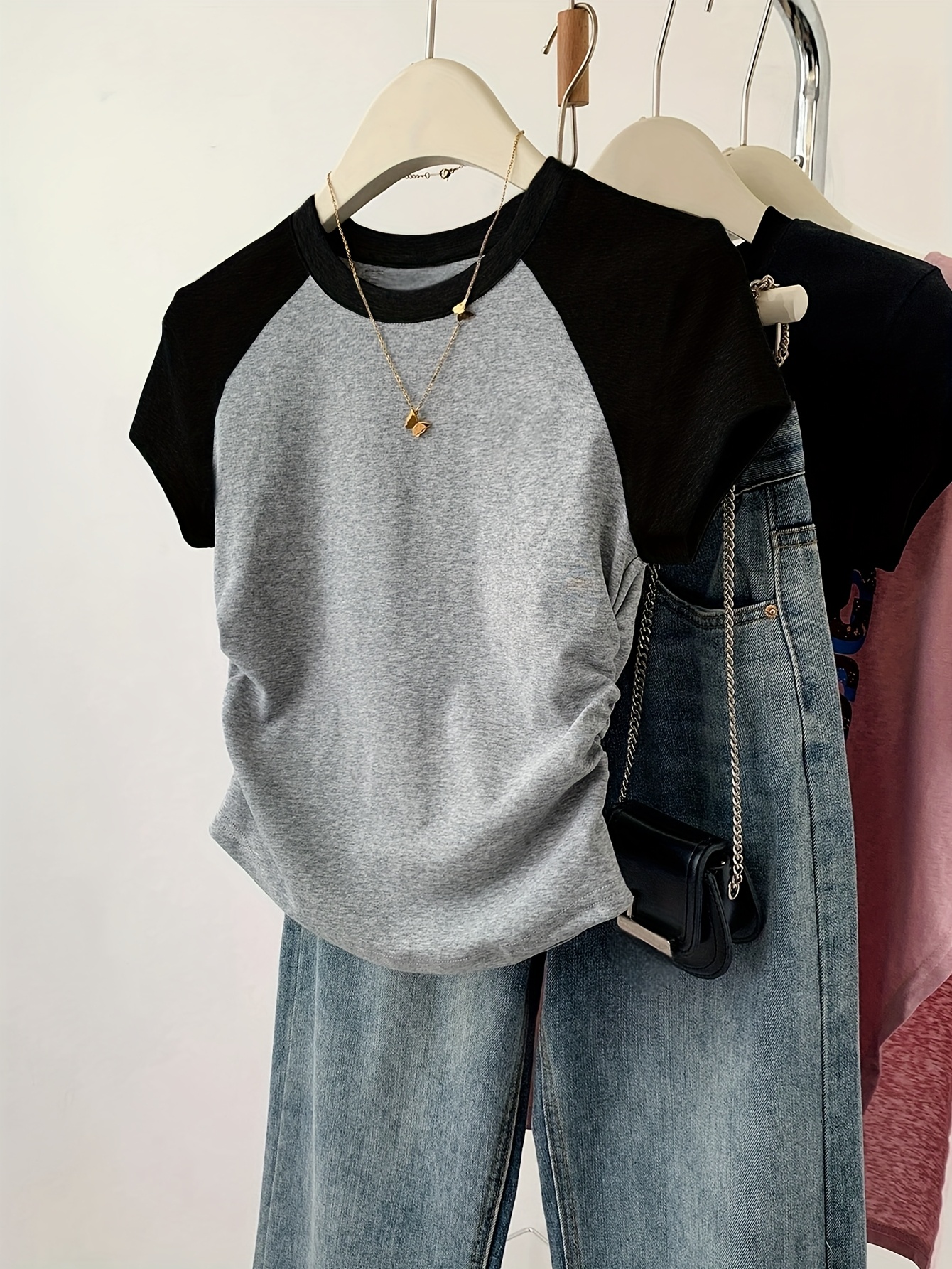 Women'S Casual Crew Neck Short Sleeve T-Shirt - Dark Green, Ribbed Hem, Lightweight & Stretchy, Perfect for Summer, Casual Attire|Ribbed Hem Tee|Lightweight Tshirt