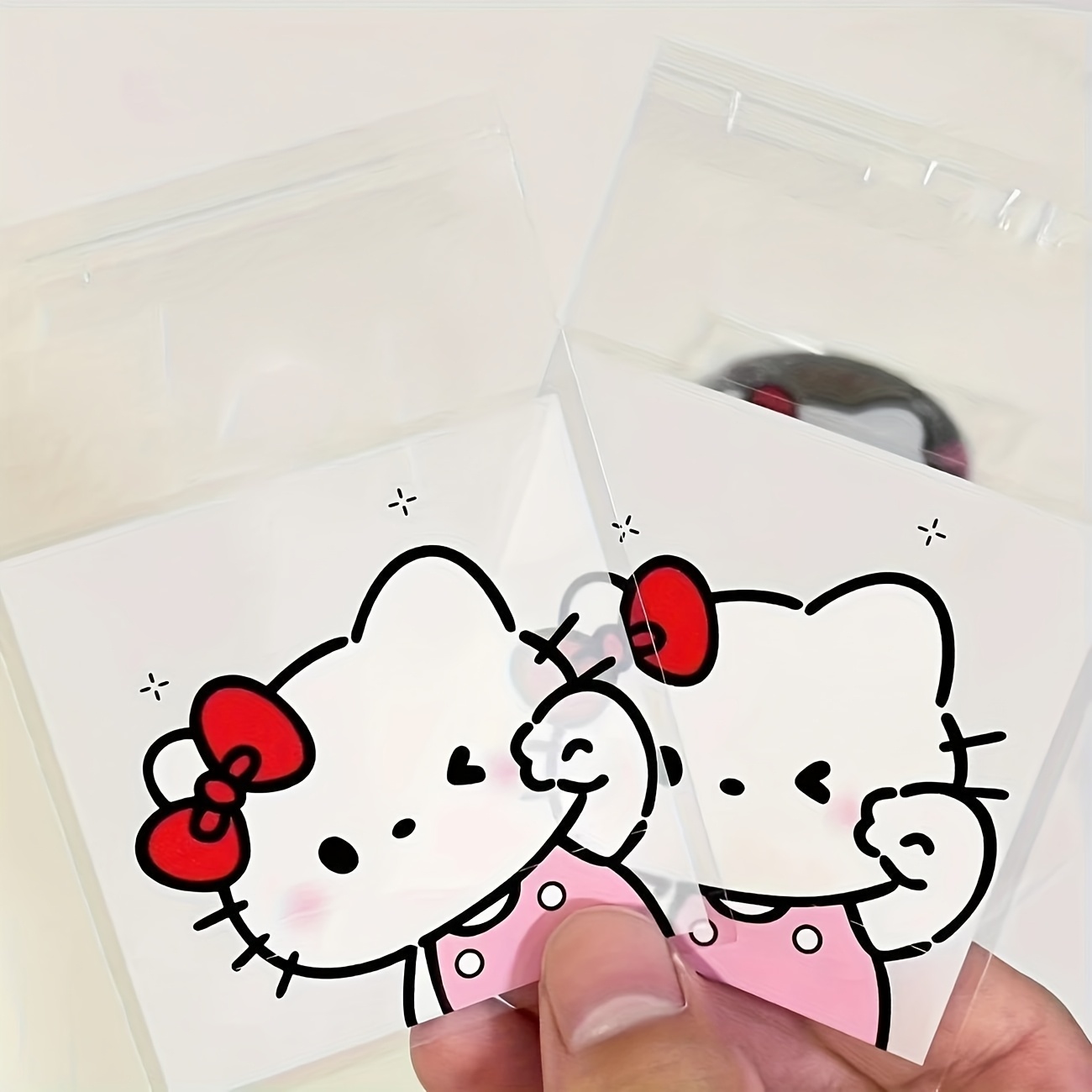 E-shop 100 Stück Sanrio Kitty Niedliche Halbtransparente Selbstklebe-Beutel, 7cm x 7cm Cartoon Geschenkverpackungsbeutel für Schmuck und Karten