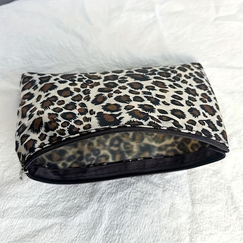 

1pc Chic & Sleek Leopard Print Makeup Organizer - Waterproof, Multi-use Cosmetic Bag For Travel And Everyday, Ideal Women's Gift