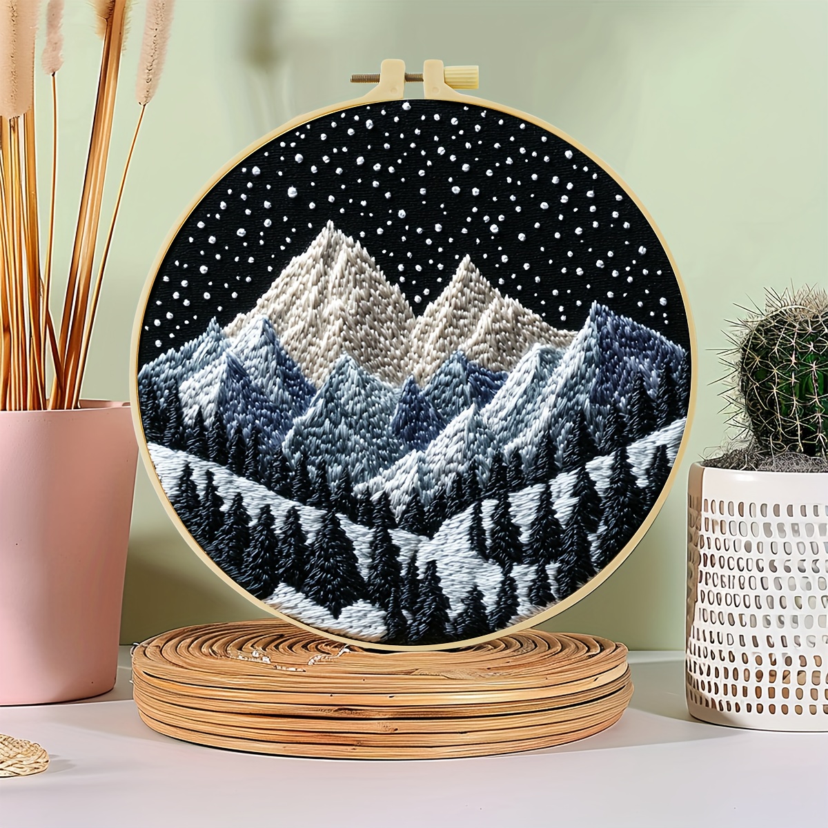 Embroidery Set with Snow Mountain Pattern