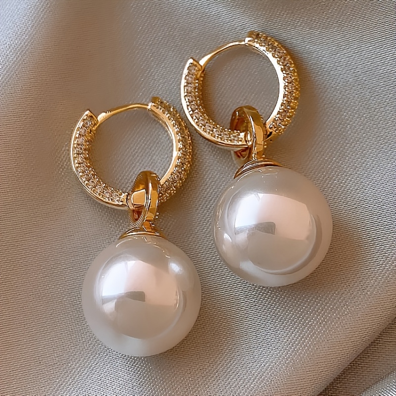 A Pair Of Elegant And Versatile Pearl Stud Earrings, Suitable For Daily Commuting, Gift-, Vacation Parties, And Ear Additions