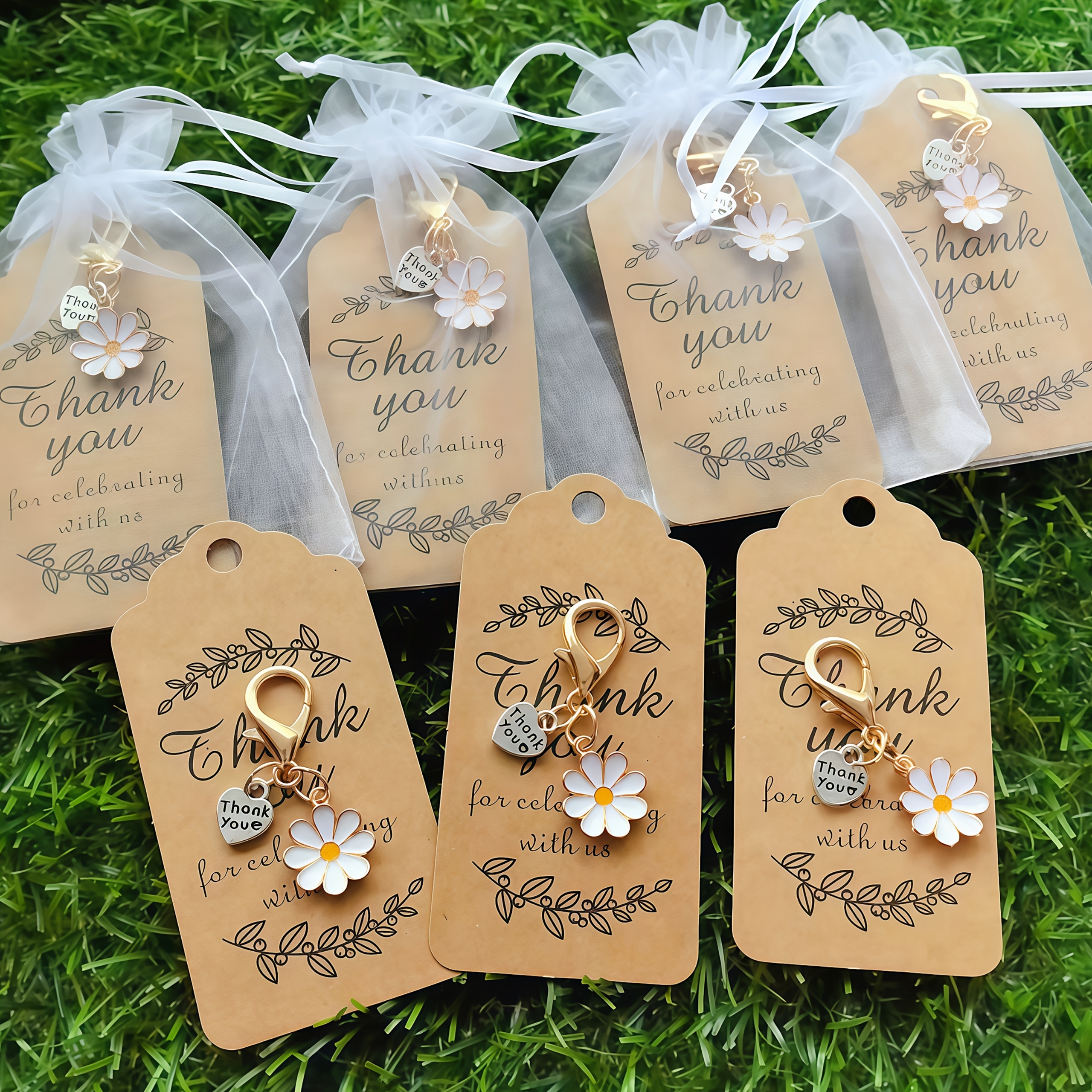60pcs 20 sets white daisy heart keychain party favors set 20 keychains 20 thank you cards 20 organza bags thank you encouragement cards ideal appreciation gifts for teachers     parents   fashion additions