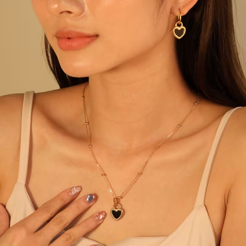 3pcs stainless steel black heart pendant necklace and earrings jewelry set for banquet ceremony party vacation date gift wear accessories 18k gold plated hypoallergenic necklace premium necklace french luxury elegant fashion details 0