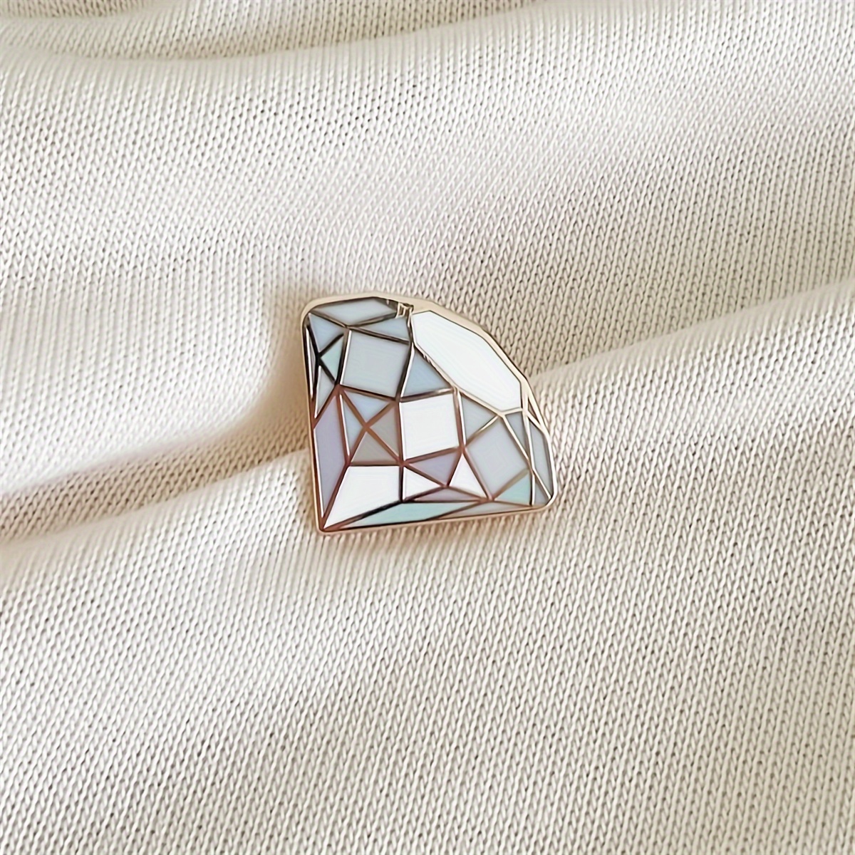 

Chic Quadrilateral Enamel Lapel Pin - Perfect Gift , Wedding Inspired, Motivational Strength Brooch