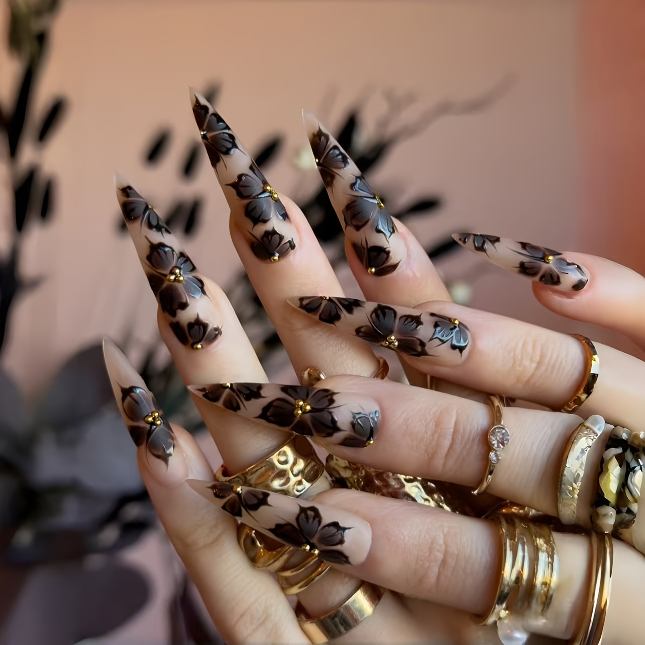 TEMU Style Rétro Élégant, 24 Faux Ongles à Base Nude, Perles Dorées Papillon Tachées Noires et Marron, Ornés d'Ongles Portables Doux et Élégants, une