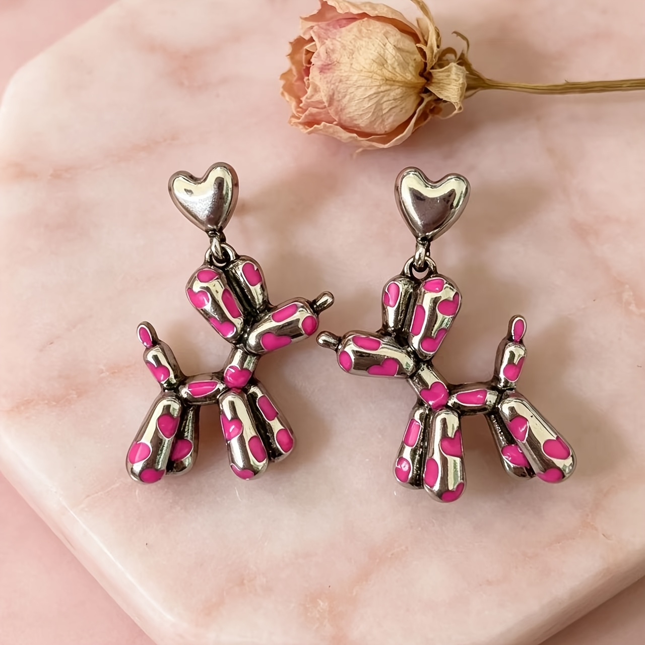 TEMU Une paire de clous d'oreilles frais, doux et adorables style dessin animé avec oreilles de chiot et de cœurs, adaptés pour ou les vacances des