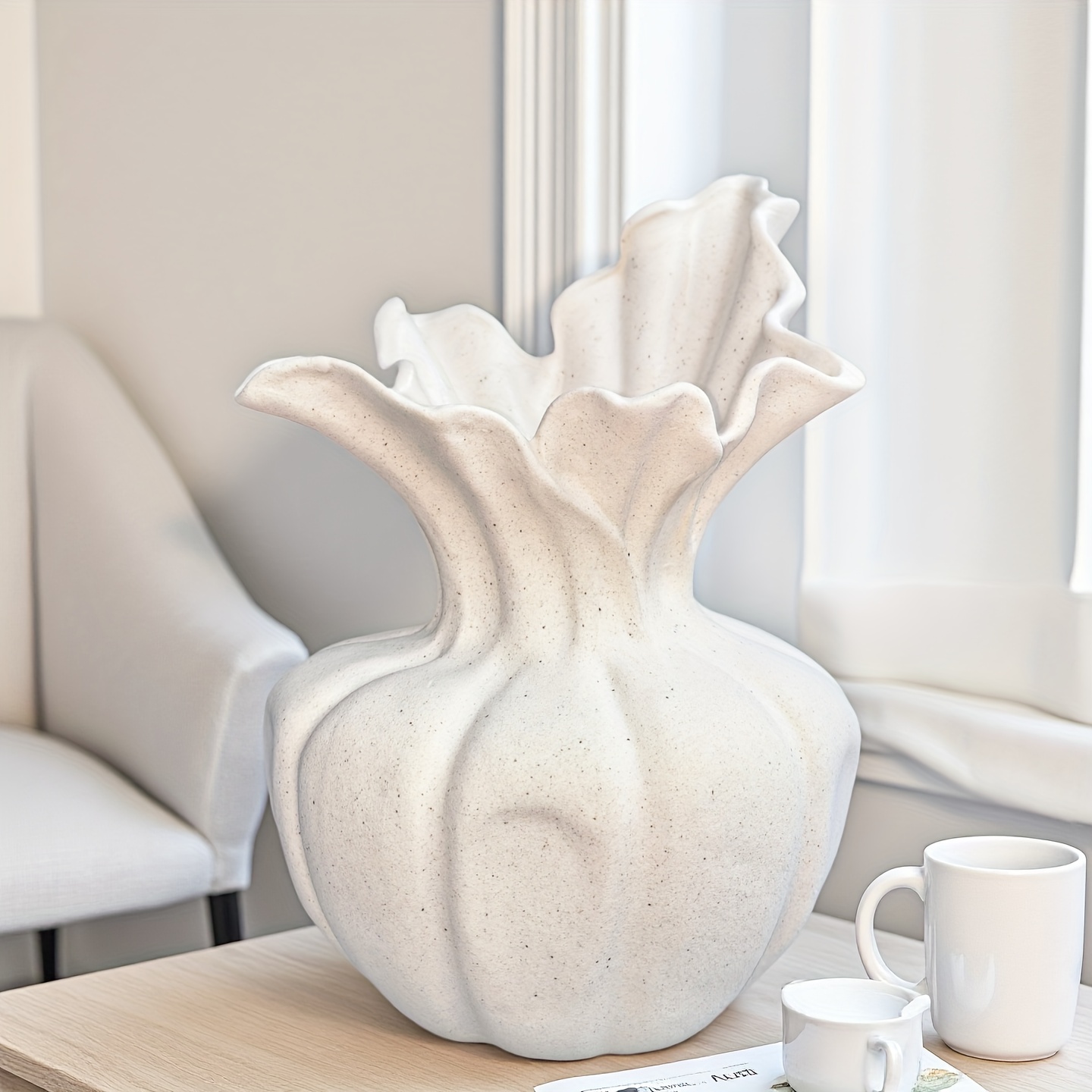 A 22.5cm Tall Handmade Ceramic Decorative Vase with a Unique Design and a Niche Instagram Aesthetic. It Is an Excellent Choice for Both Flower Arrangements and Decoration. Suitable for Home Decor, Office Decoration, Holiday Decor, and as a Decorative