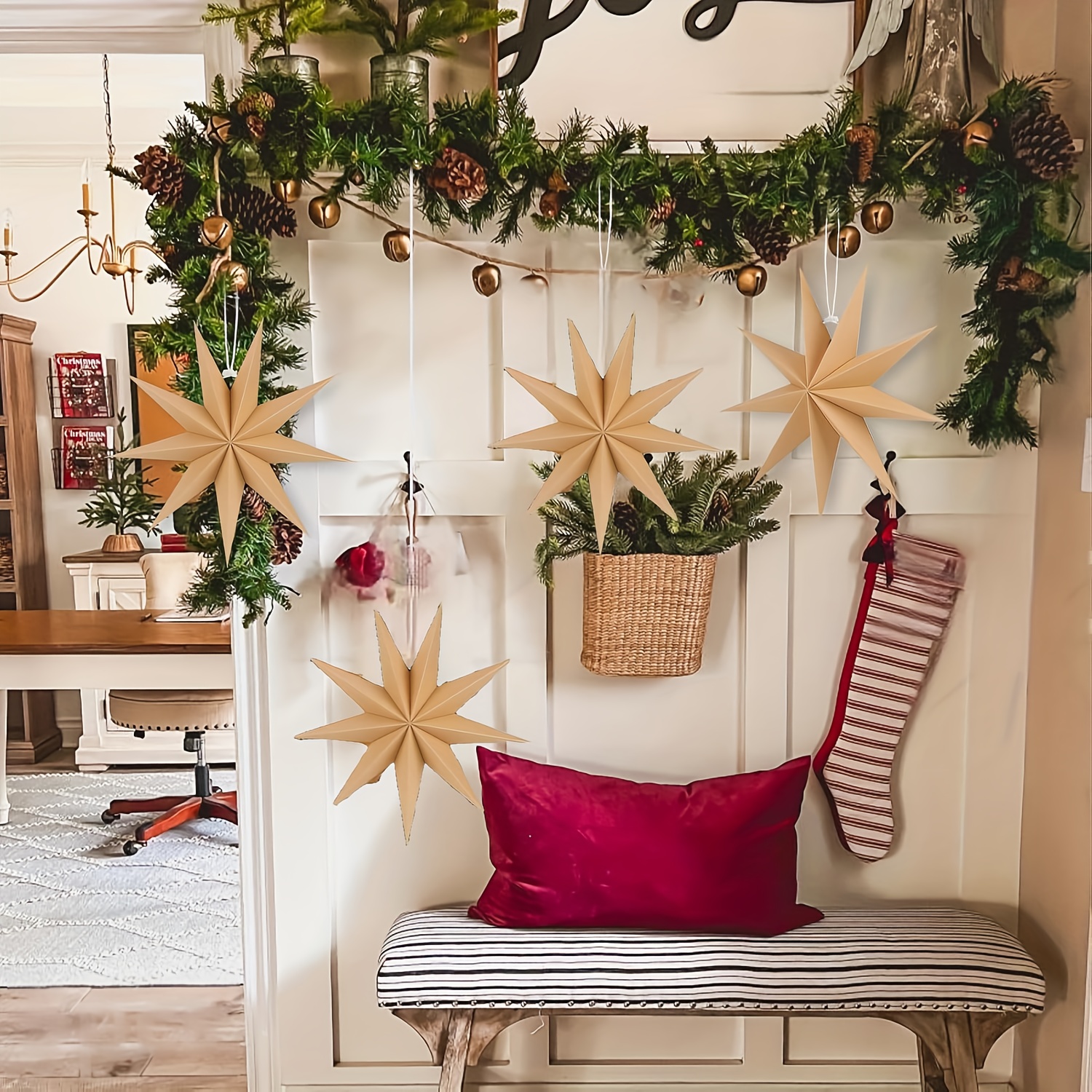 B - 5328 | Caisse de décorations de Noel divers
