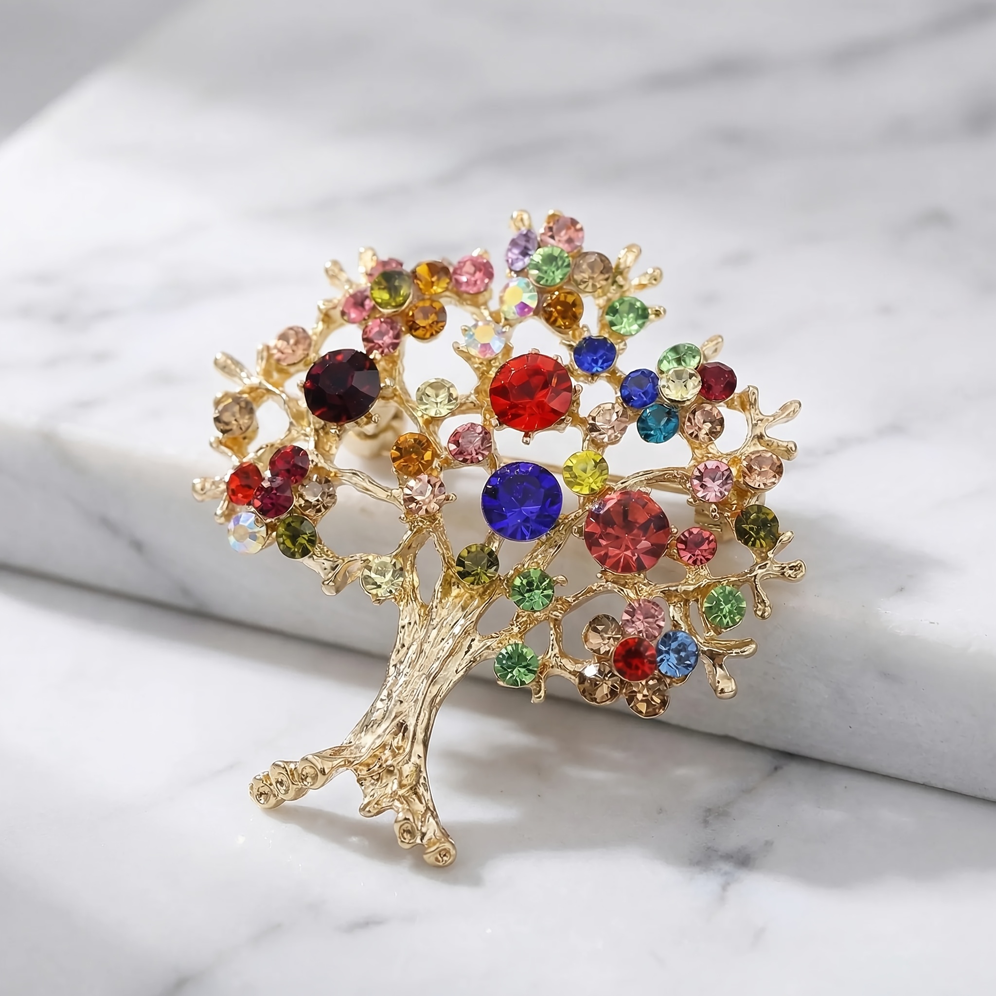 E-shop Die funkelnde Strass--Brosche ist die perfekte , um jedem Outfit eine festliche Note zu verleihen. Ein unverzichtbares Accessoire für Kleidung.